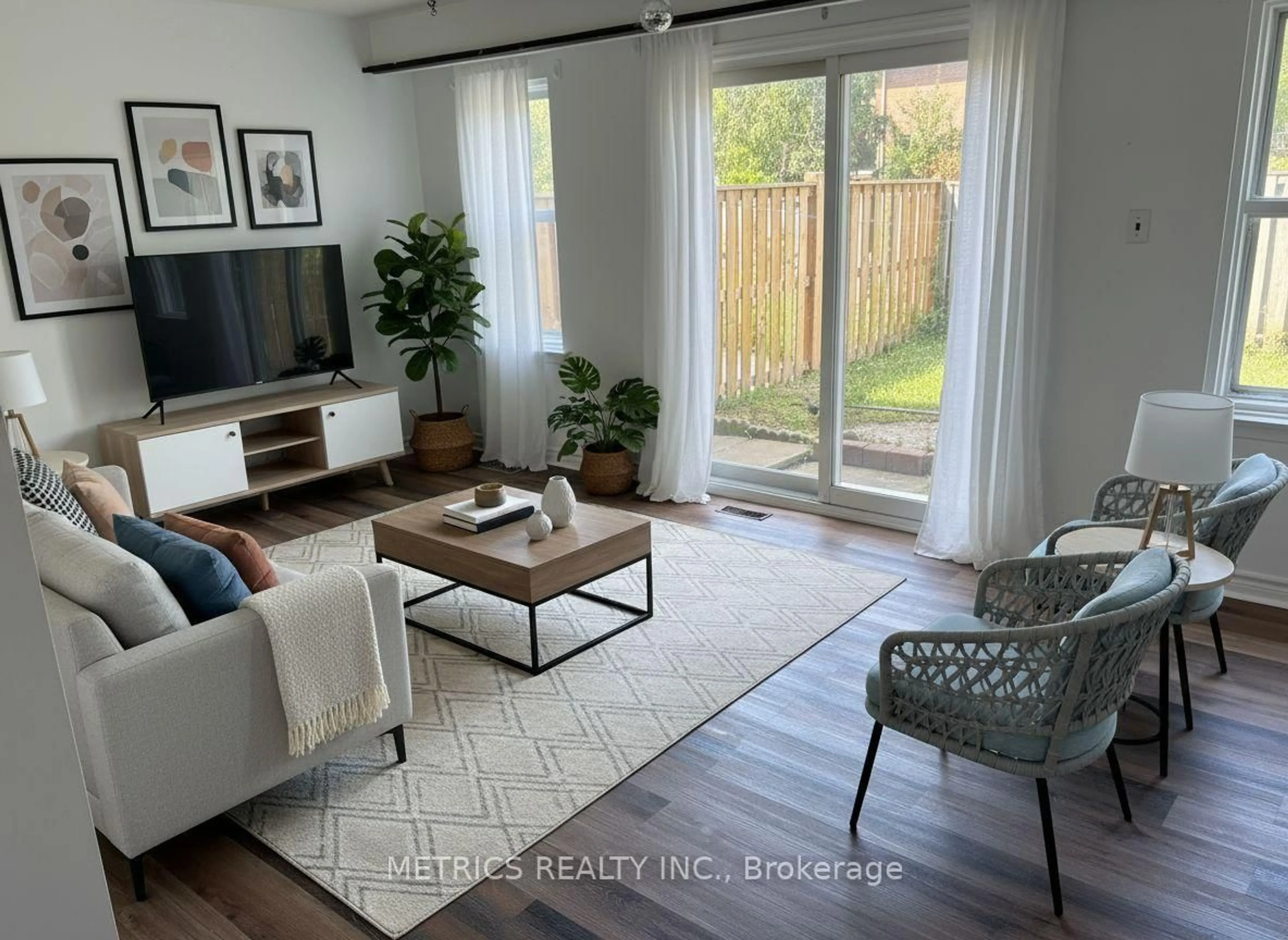 Living room with furniture, unknown for 7255 Dooley Dr #1, Mississauga Ontario L4T 2S7