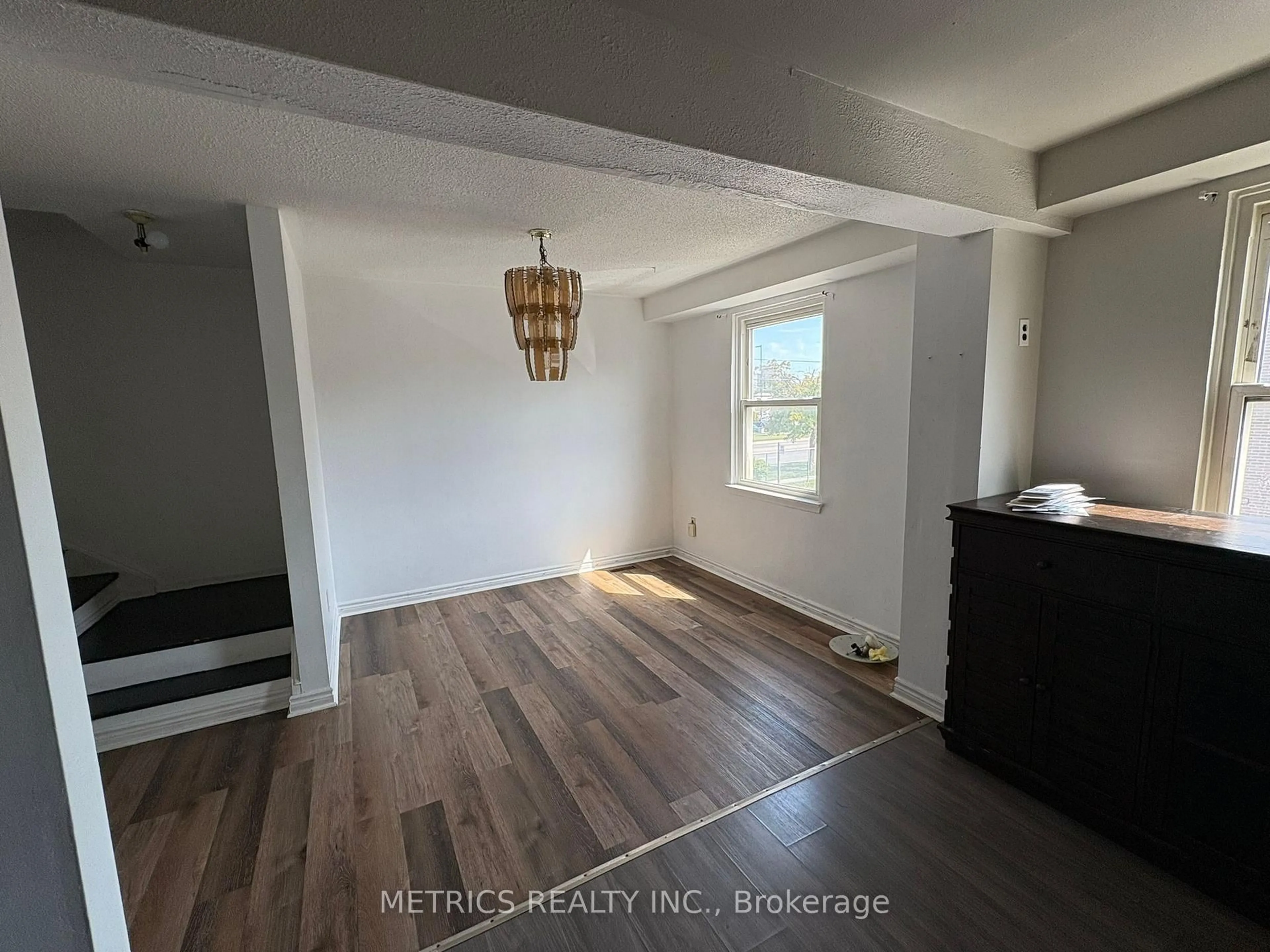 A pic of a room for 7255 Dooley Dr #1, Mississauga Ontario L4T 2S7