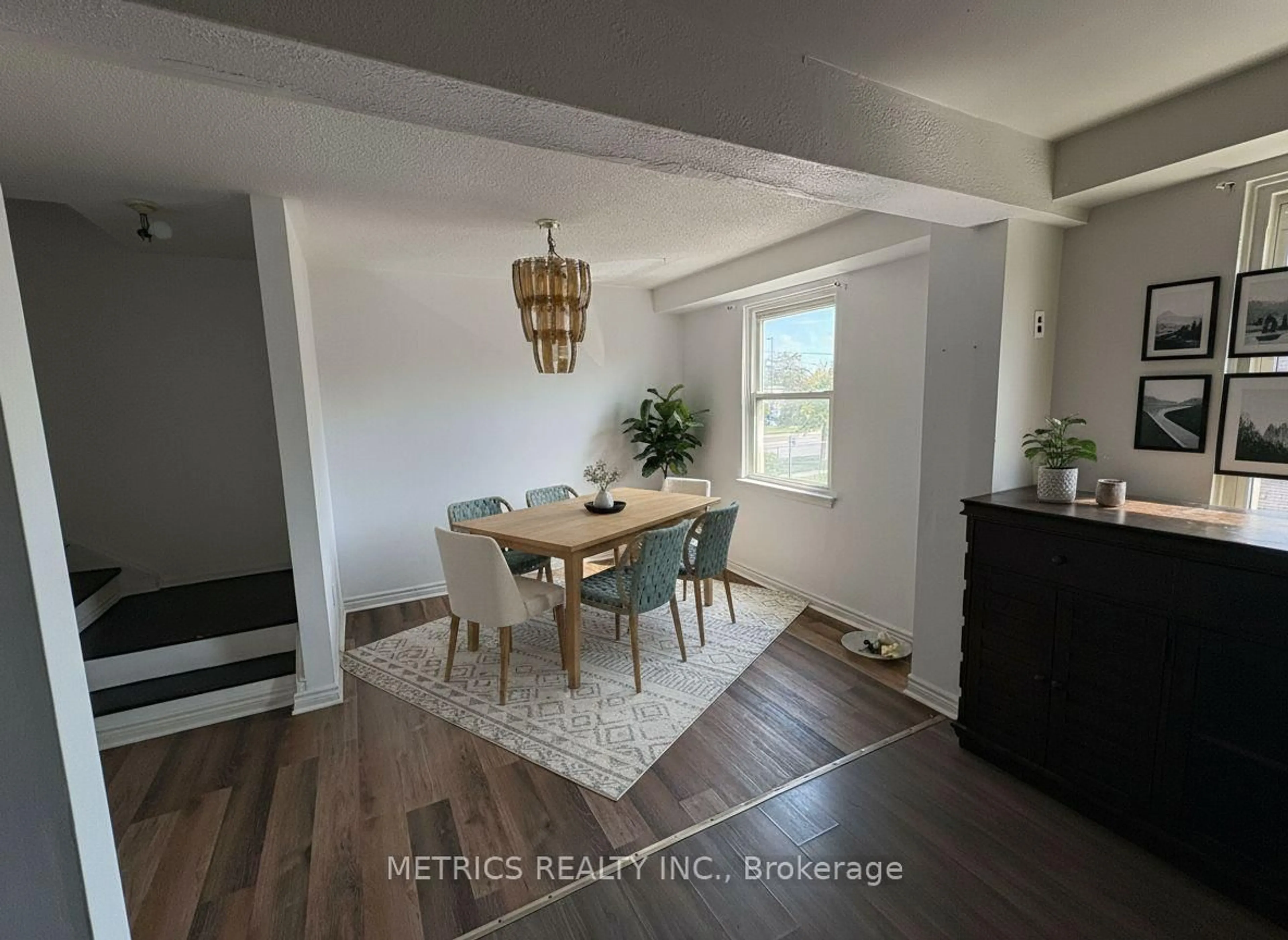 A pic of a room for 7255 Dooley Dr #1, Mississauga Ontario L4T 2S7