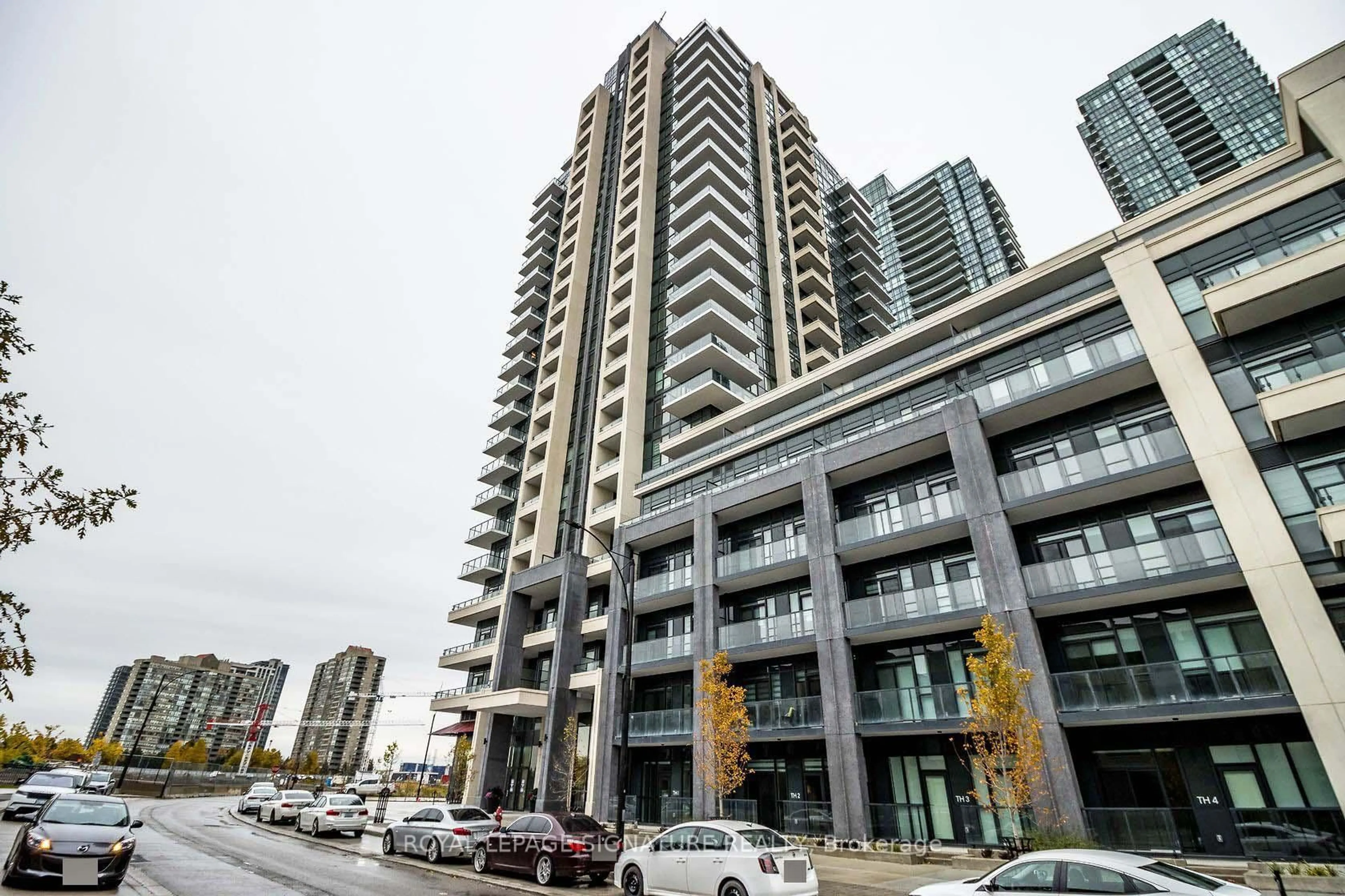 Indoor foyer for 4085 Parkside Village Dr #338, Mississauga Ontario L5B 0K2