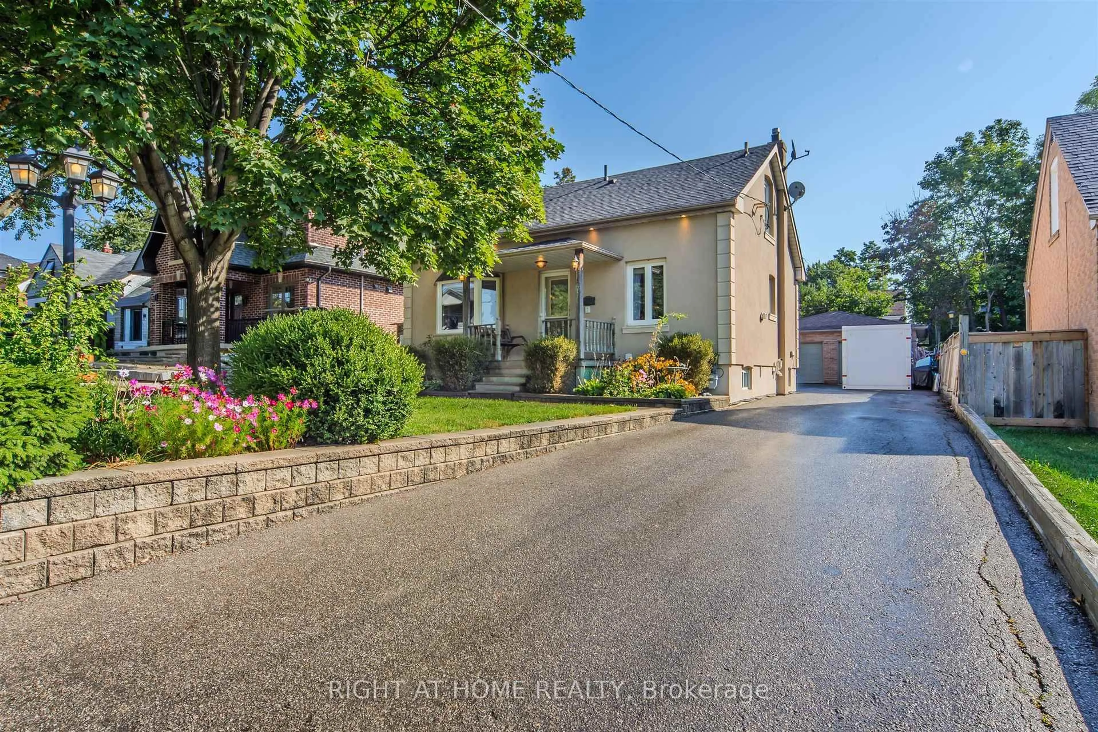 A pic from outside/outdoor area/front of a property/back of a property/a pic from drone, street for 7 Adele Ave, Toronto Ontario M3L 1J2