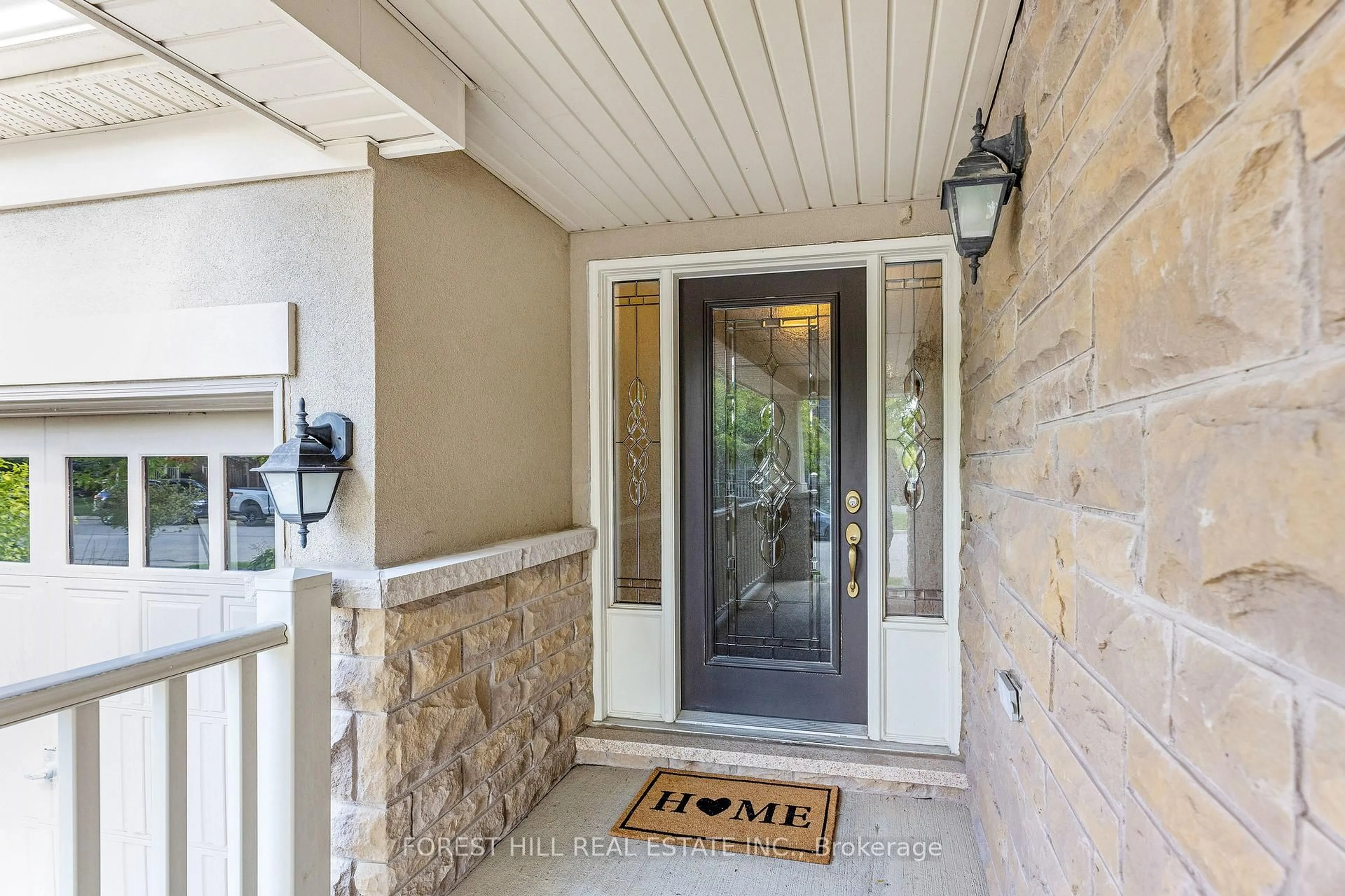Indoor entryway for 654 Laughren Cres, Milton Ontario L9T 0G6