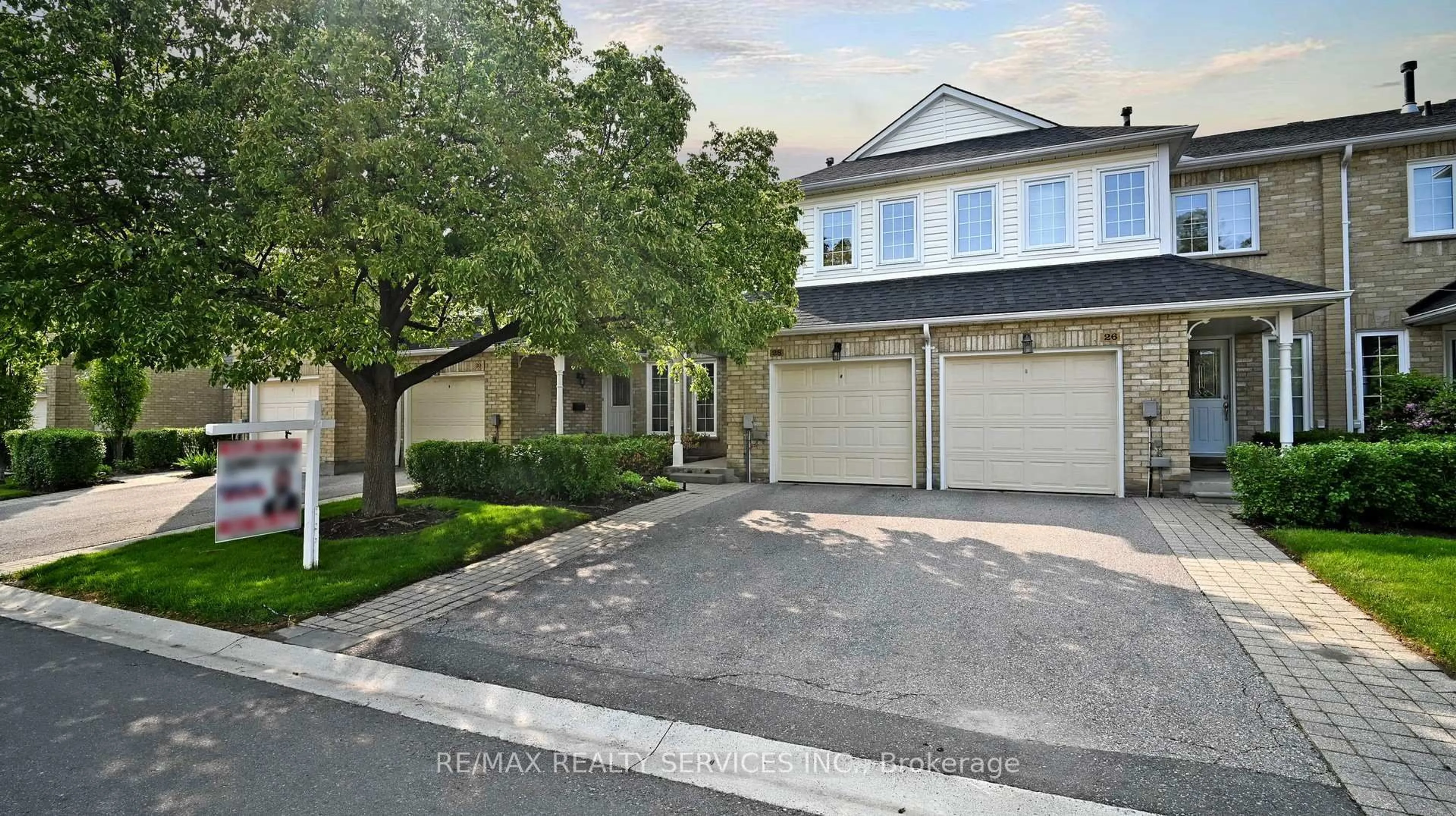 Unknown for 28 Heathcliffe Sq, Brampton Ontario L6S 5P7