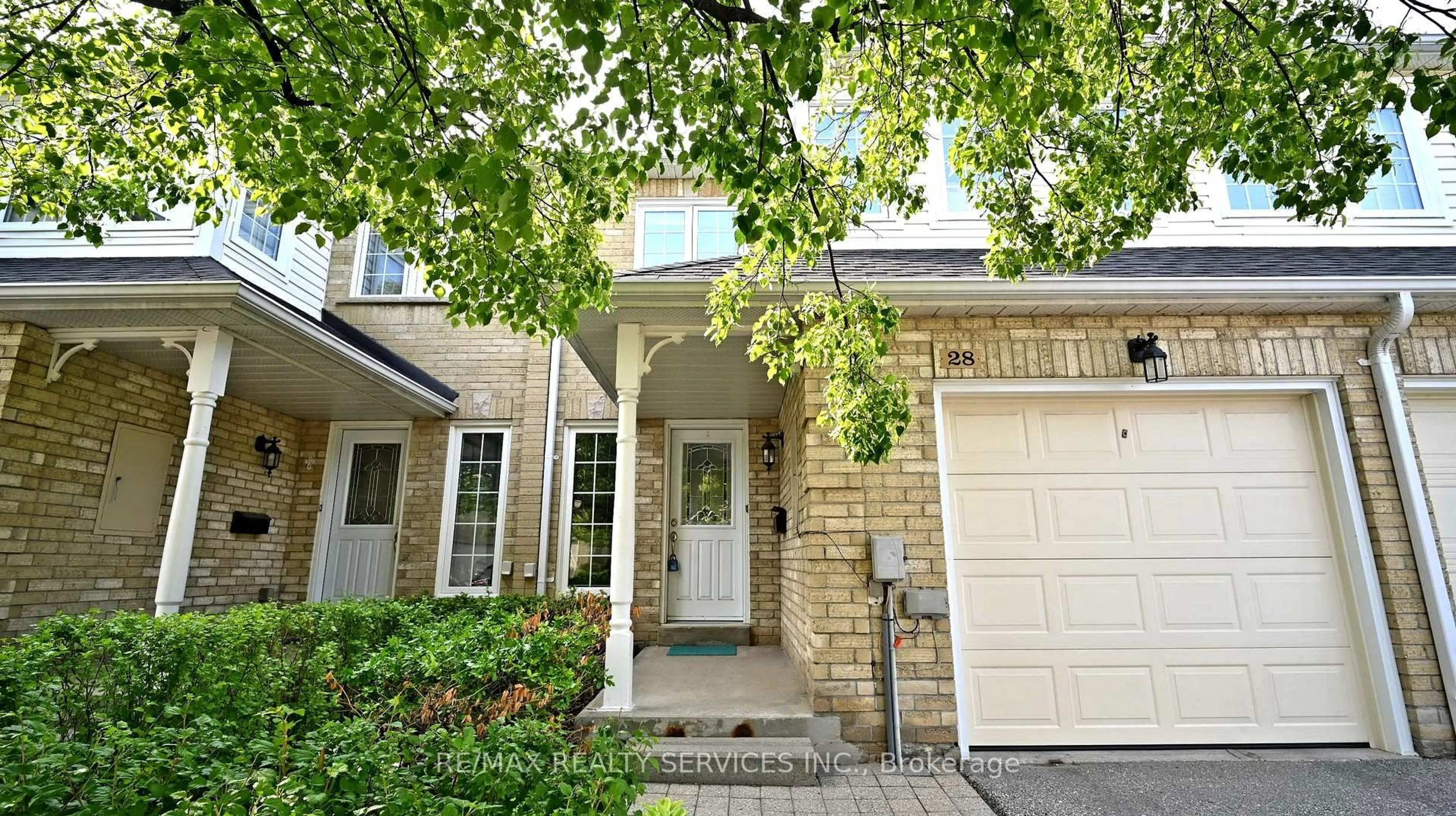 Unknown for 28 Heathcliffe Sq, Brampton Ontario L6S 5P7