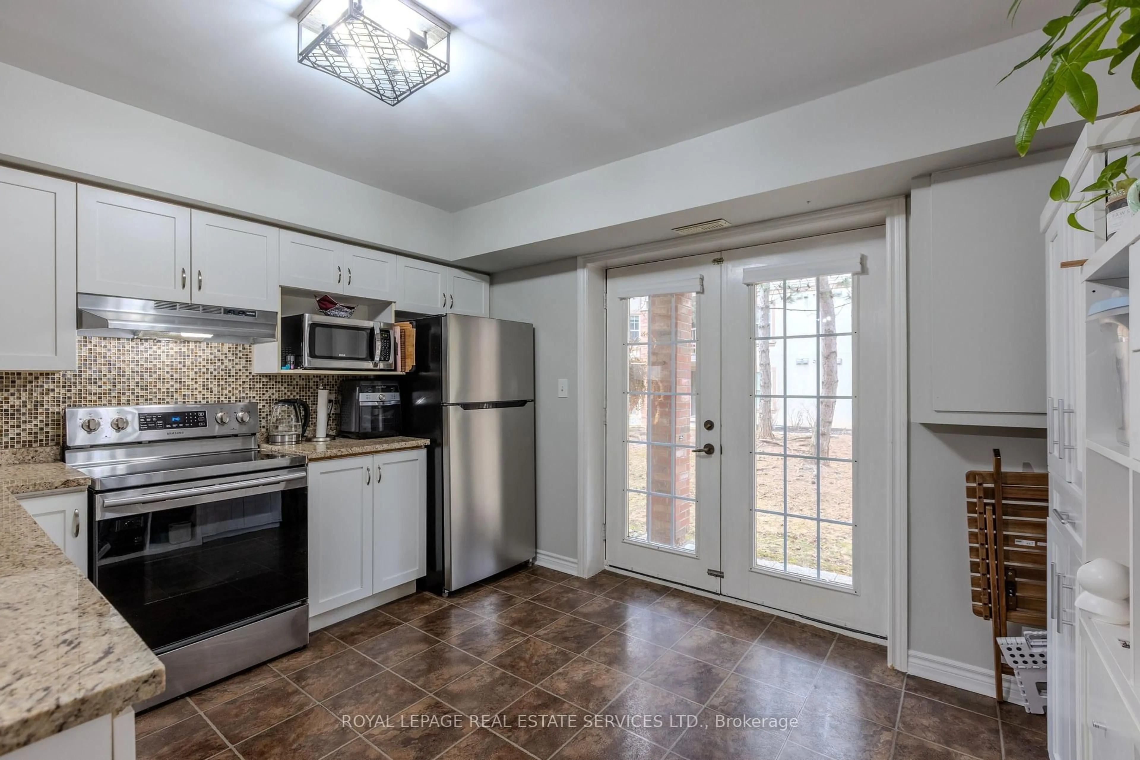 Open concept kitchen, unknown for 4013 Kilmer Dr #107, Burlington Ontario L7M 4M3