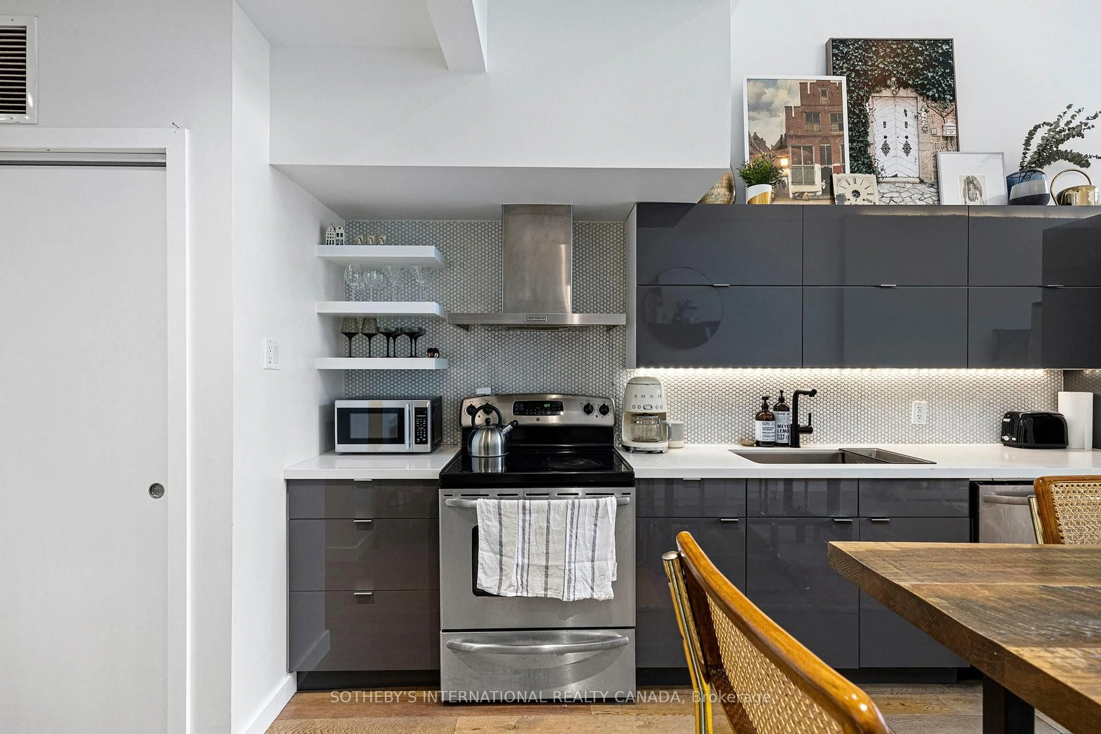 Contemporary kitchen, unknown for 1478 Queen St W St #203, Toronto Ontario M6K 1M4