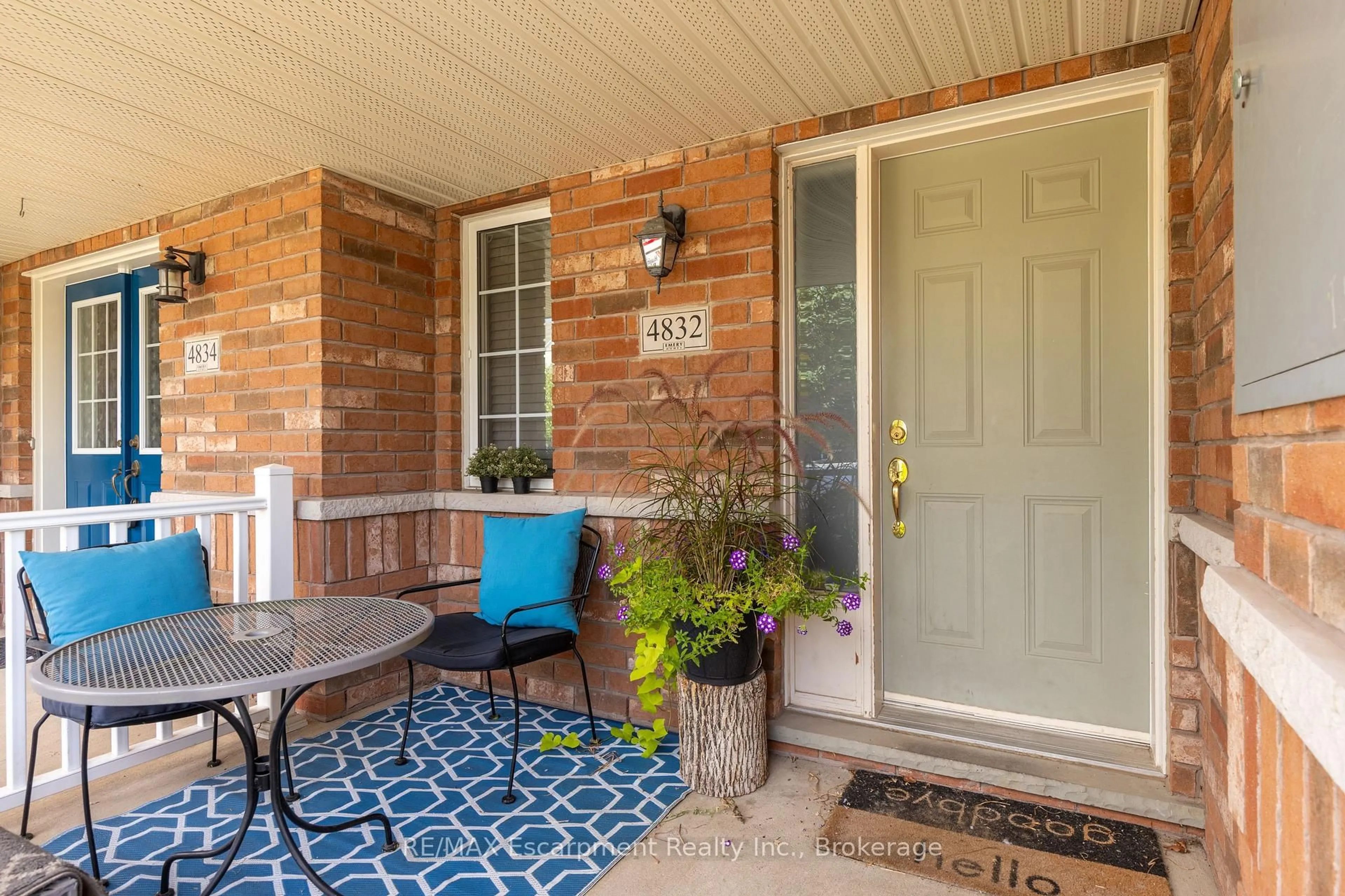 Indoor entryway for 4832 Capri Cres, Burlington Ontario L7M 0H9