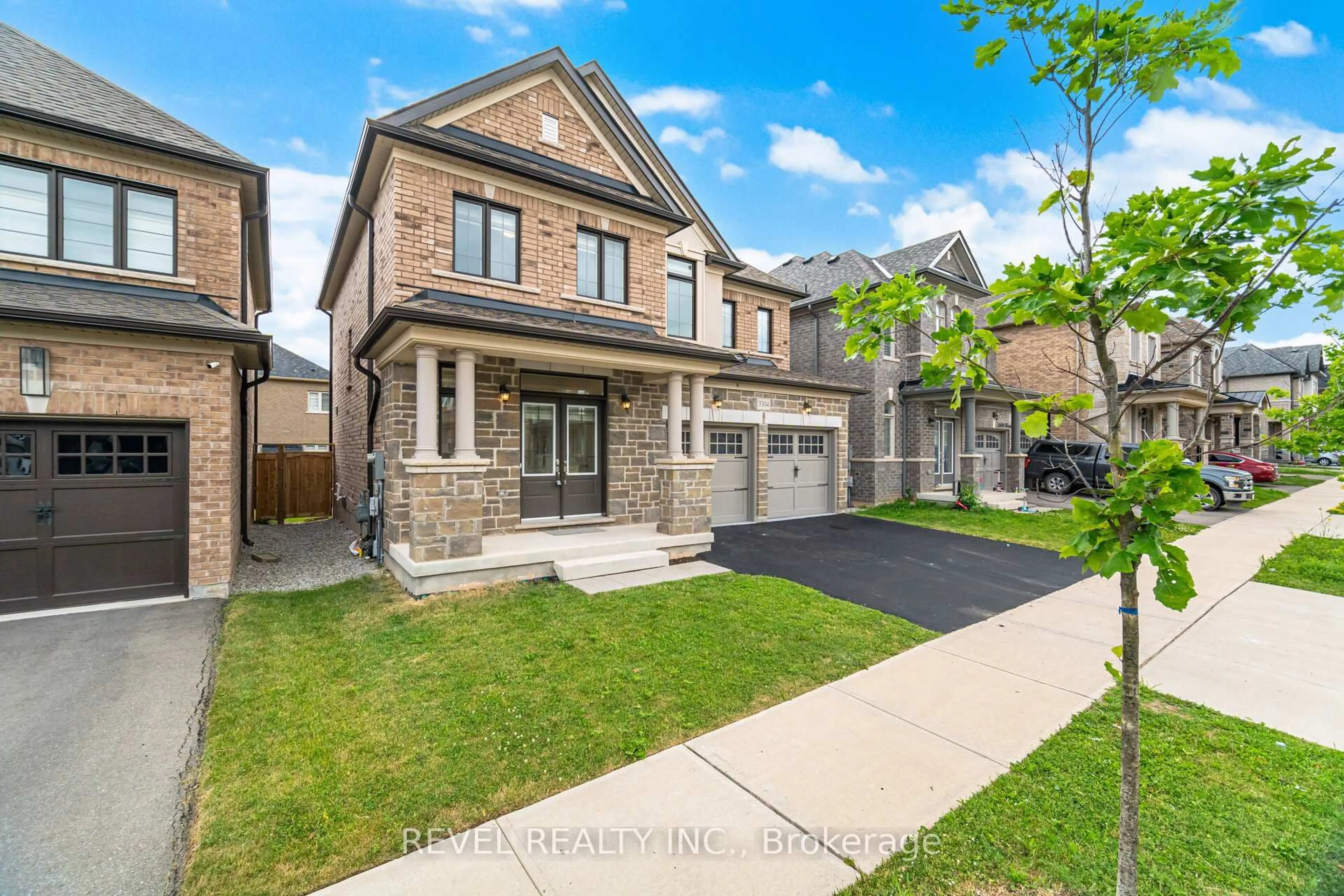 Home with brick exterior material, street for 3304 Vernon Powell Dr, Oakville Ontario L6H 0Y4