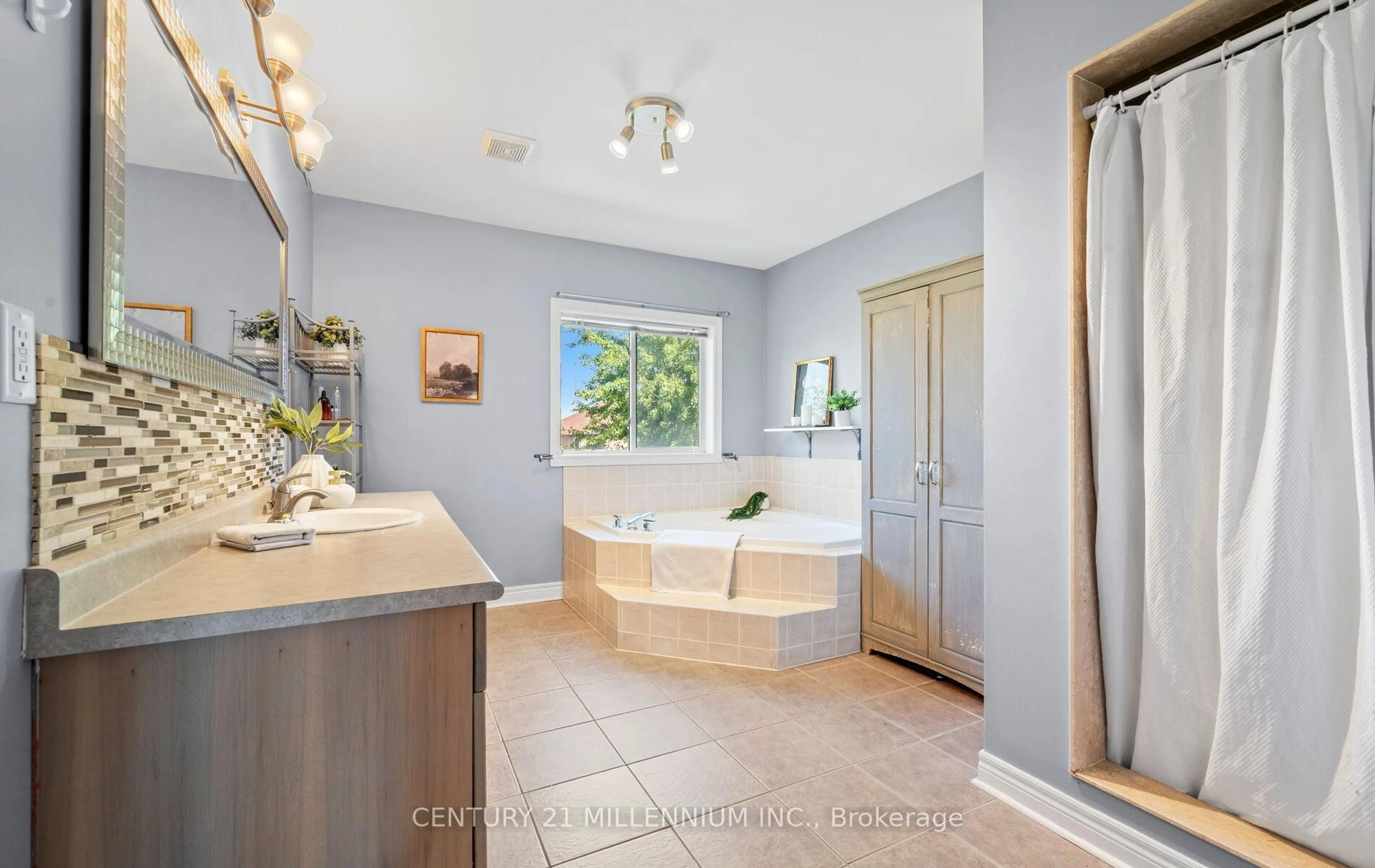 Contemporary bathroom, ceramic/tile floor for 180 Harvest Moon Dr, Caledon Ontario L7E 2X6