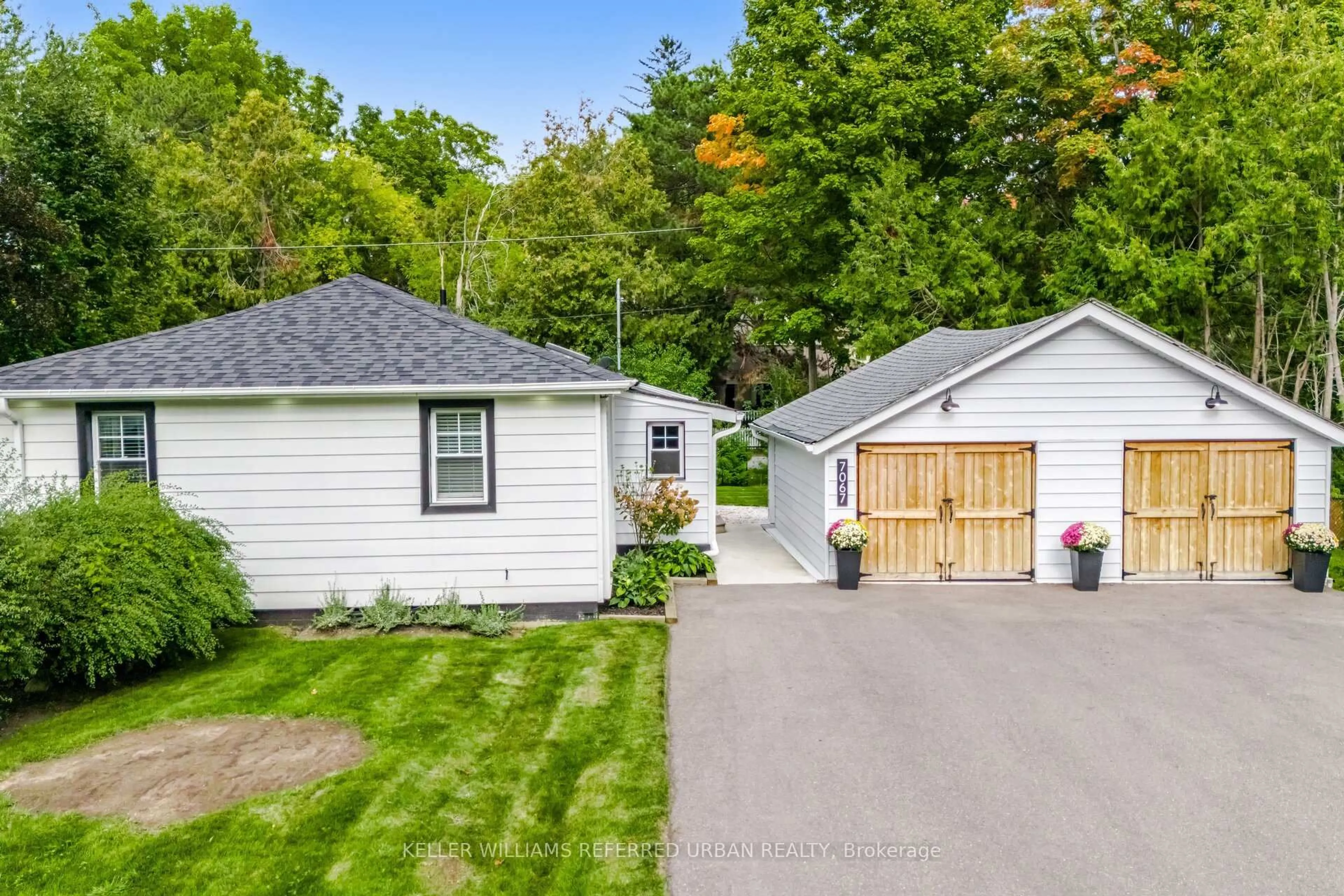 Unknown for 7067 Old Mill Lane, Mississauga Ontario L5W 1A1