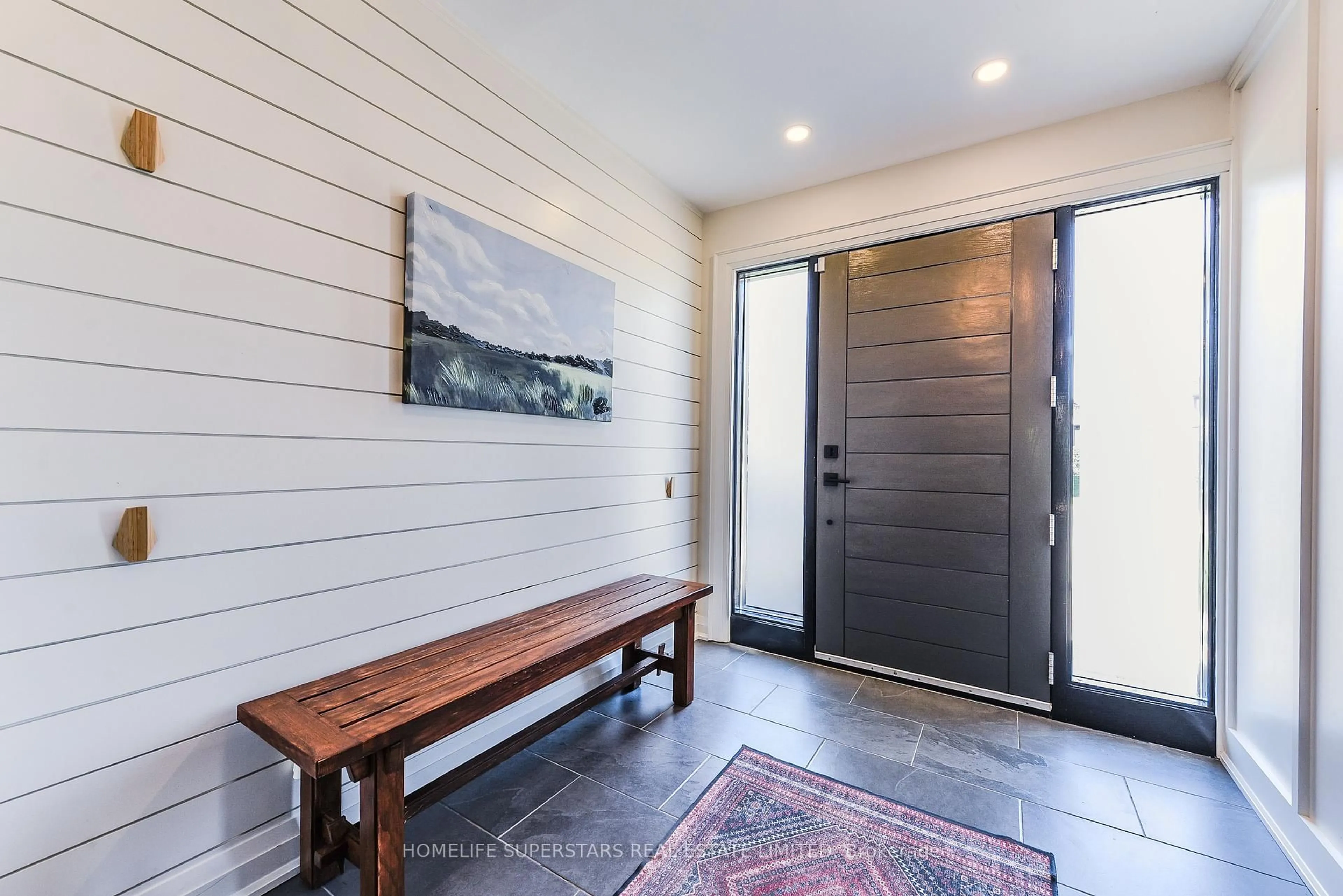 Indoor entryway for 46 Cheltenham Crt, Brampton Ontario L6W 1J3