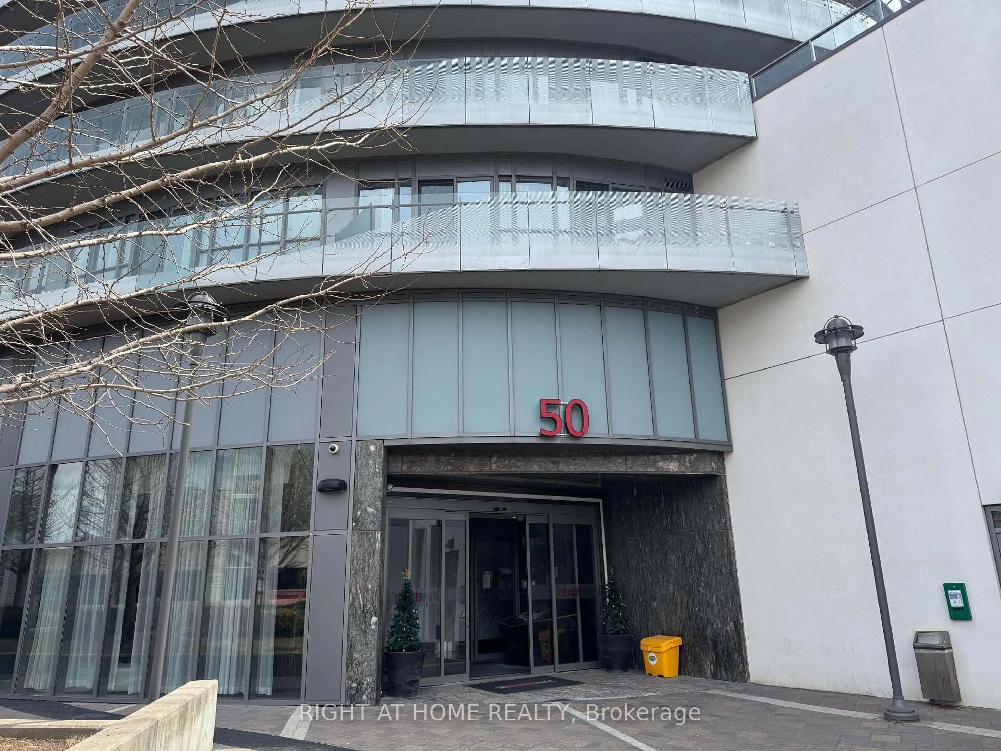 Indoor foyer for 50 Absolute Ave #1101, Mississauga Ontario L4Z 0A8