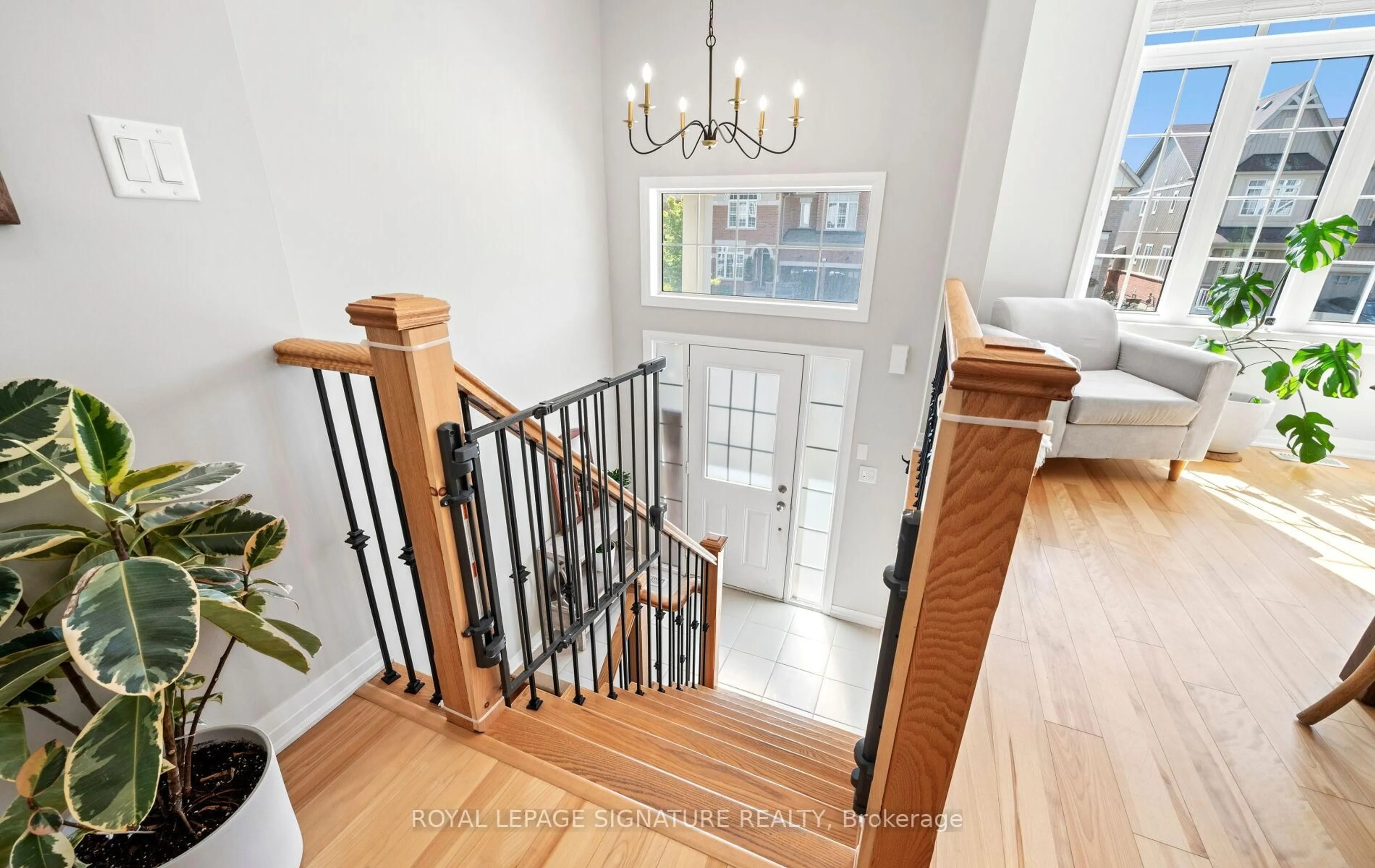 Indoor entryway for 19 Drew Brown Blvd, Orangeville Ontario L9W 6Z6