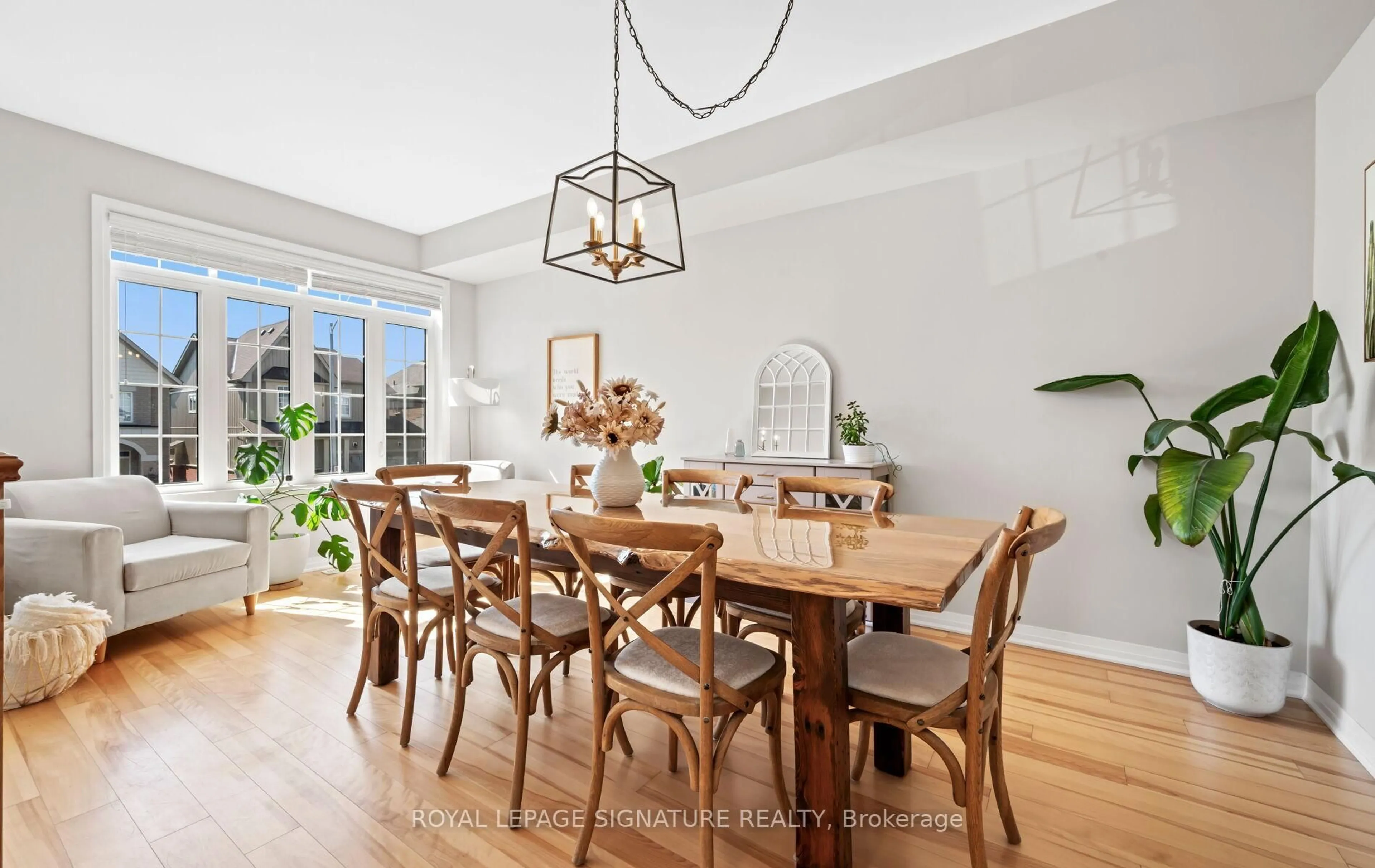 Dining room, wood/laminate floor for 19 Drew Brown Blvd, Orangeville Ontario L9W 6Z6