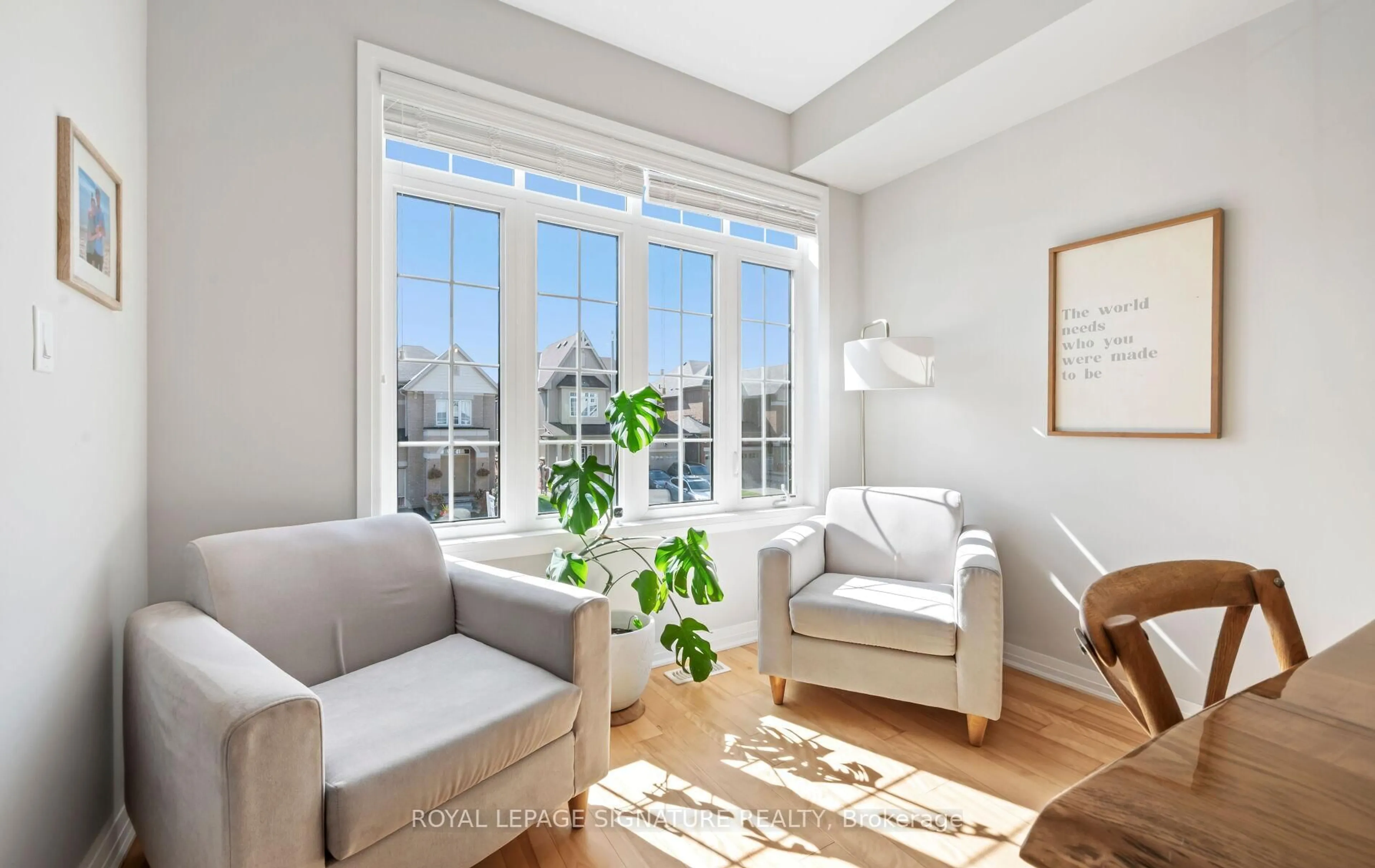 Living room with furniture, unknown for 19 Drew Brown Blvd, Orangeville Ontario L9W 6Z6