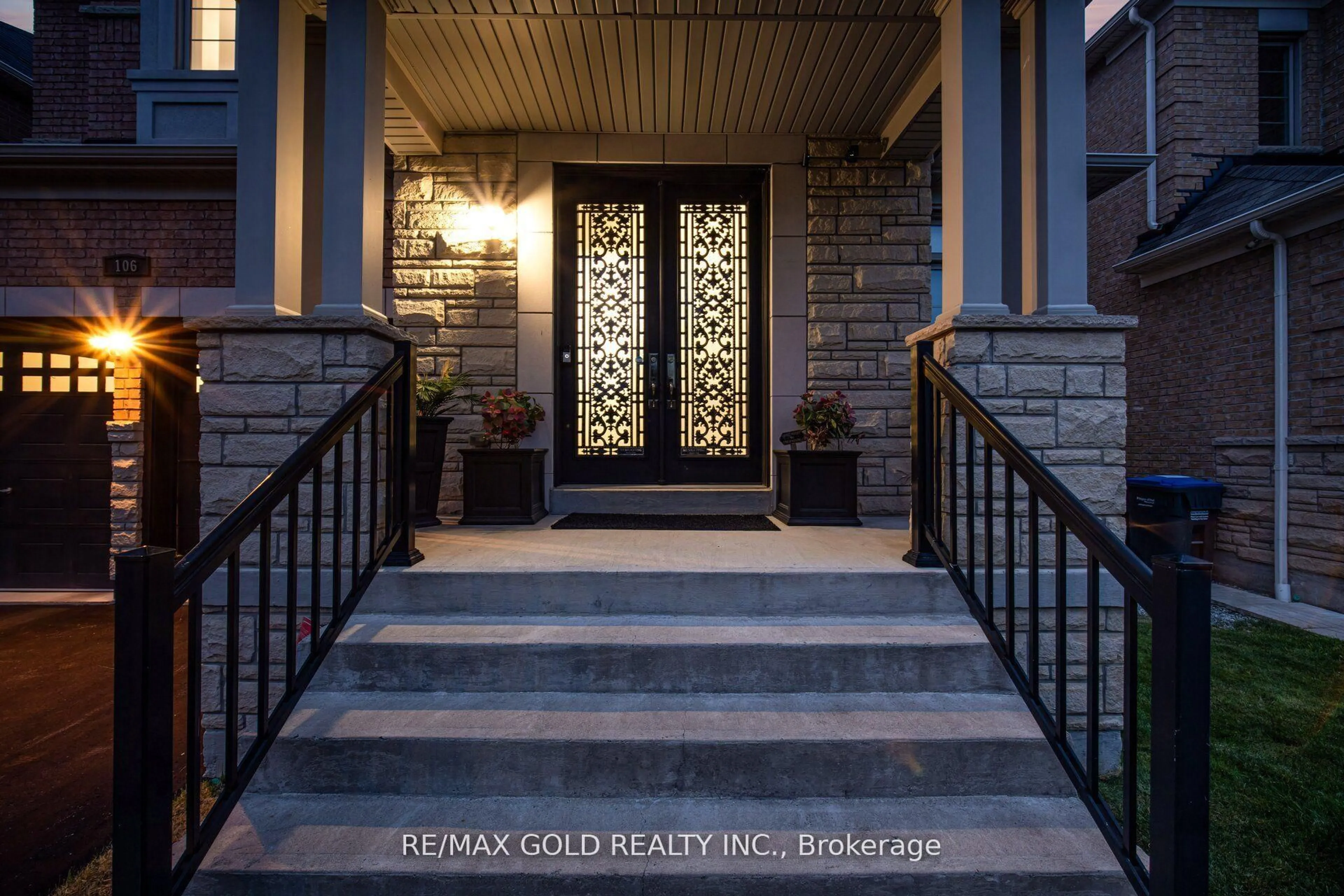 Indoor entryway for 106 Rising Hill Rdge, Brampton Ontario L6Y 6B2