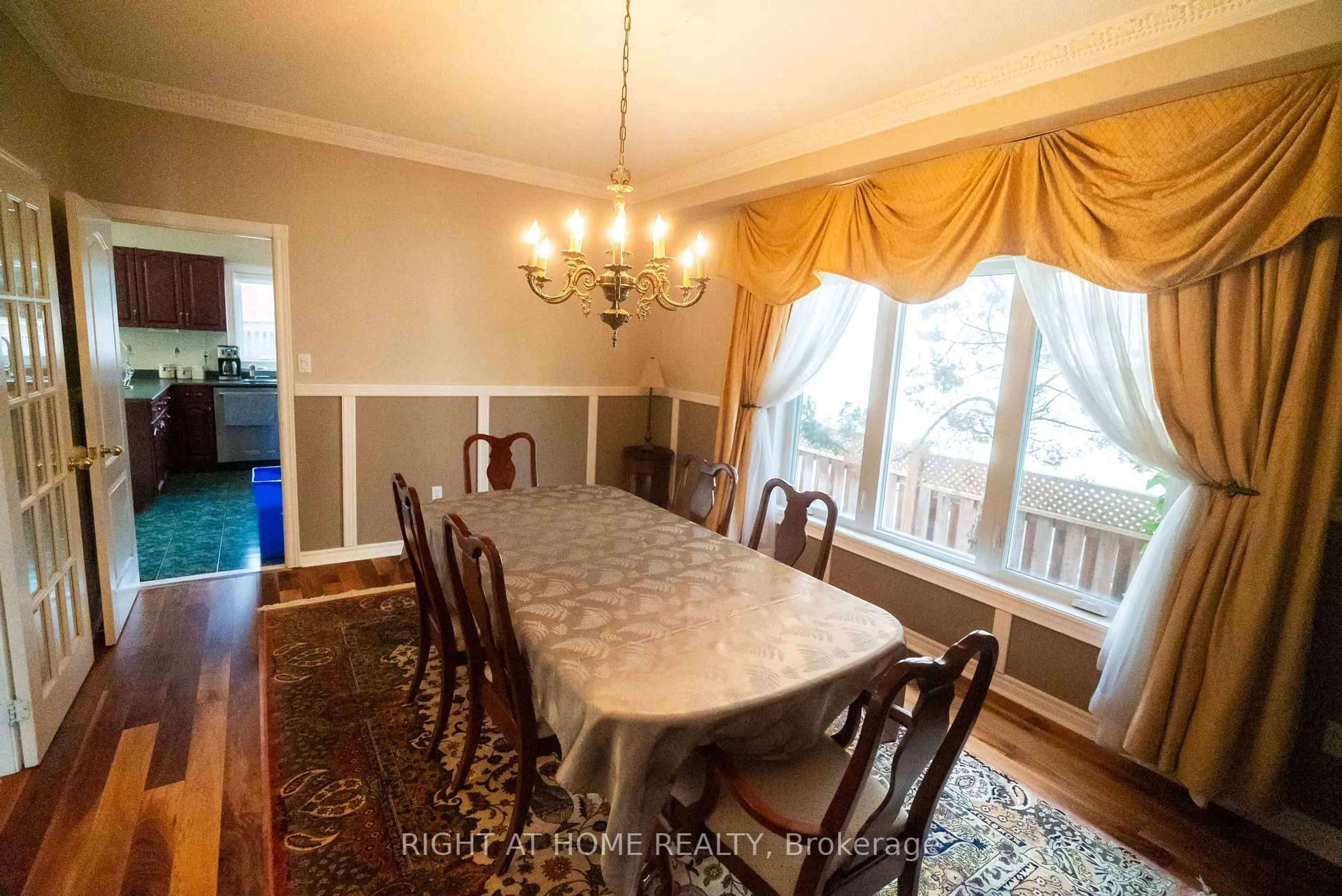 Dining room, unknown for 2427 Erin Centre Blvd, Mississauga Ontario L5M 5B3