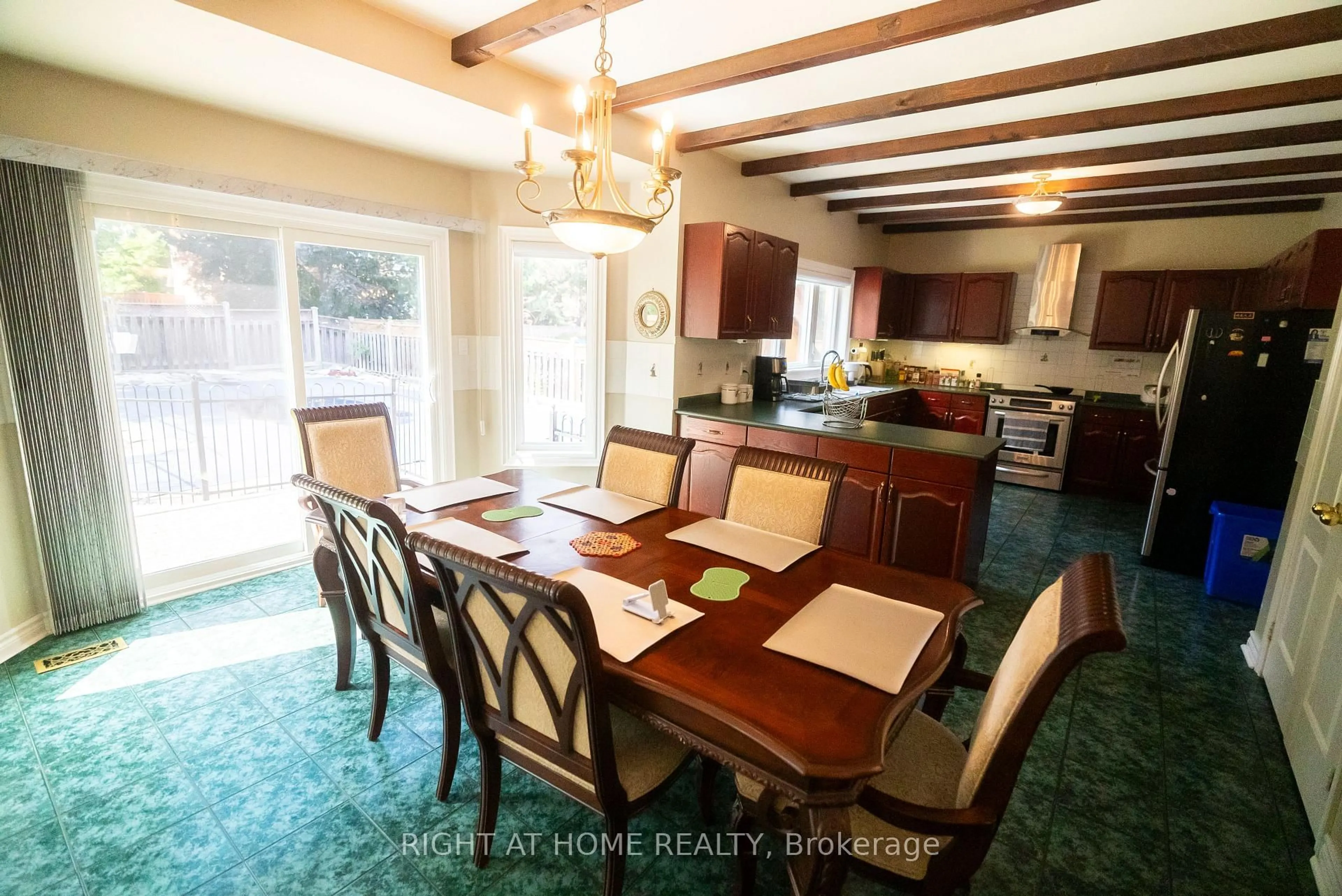 Dining room, unknown for 2427 Erin Centre Blvd, Mississauga Ontario L5M 5B3