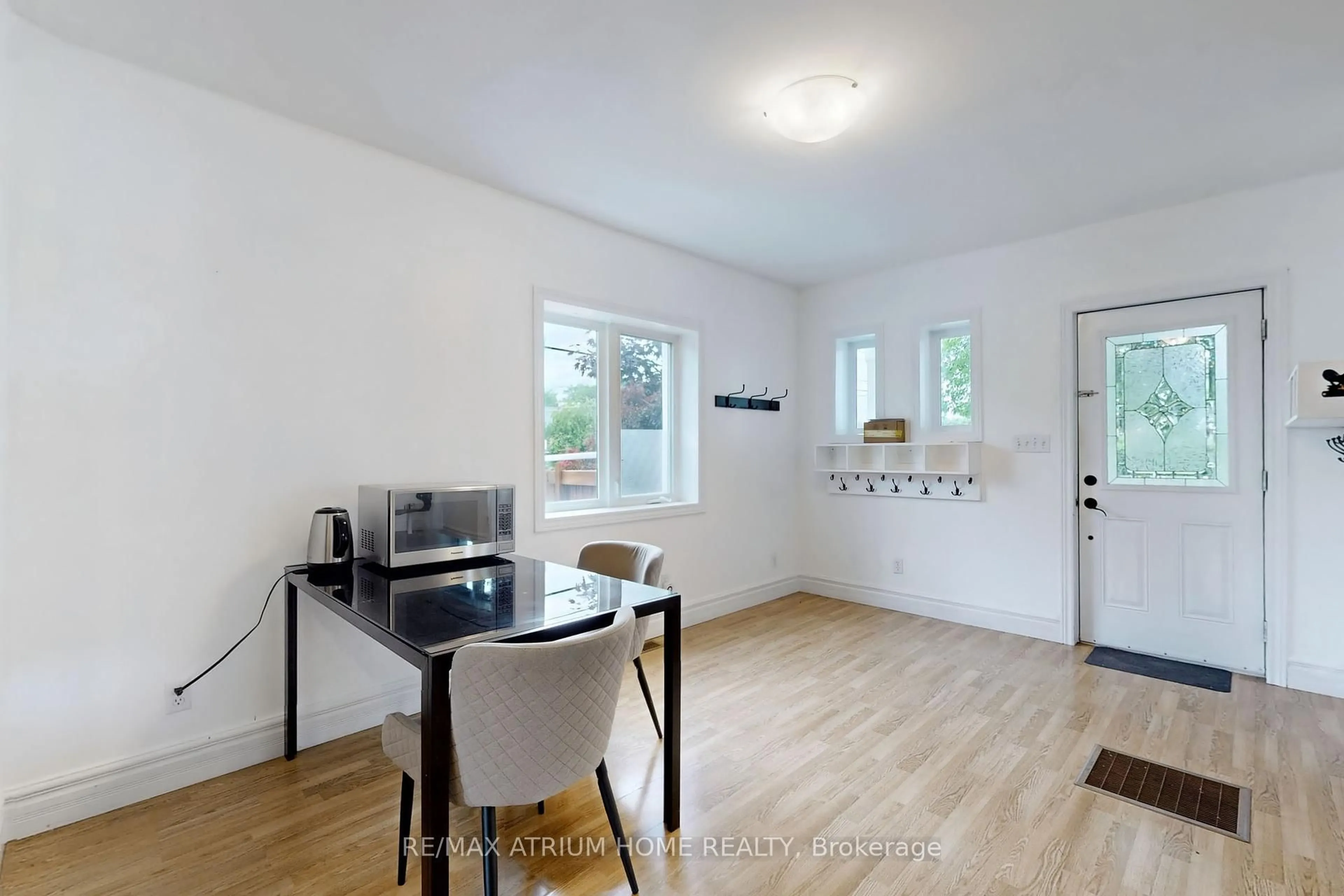 A pic of a room for 1242 Alexandra Ave, Mississauga Ontario L5E 2A5