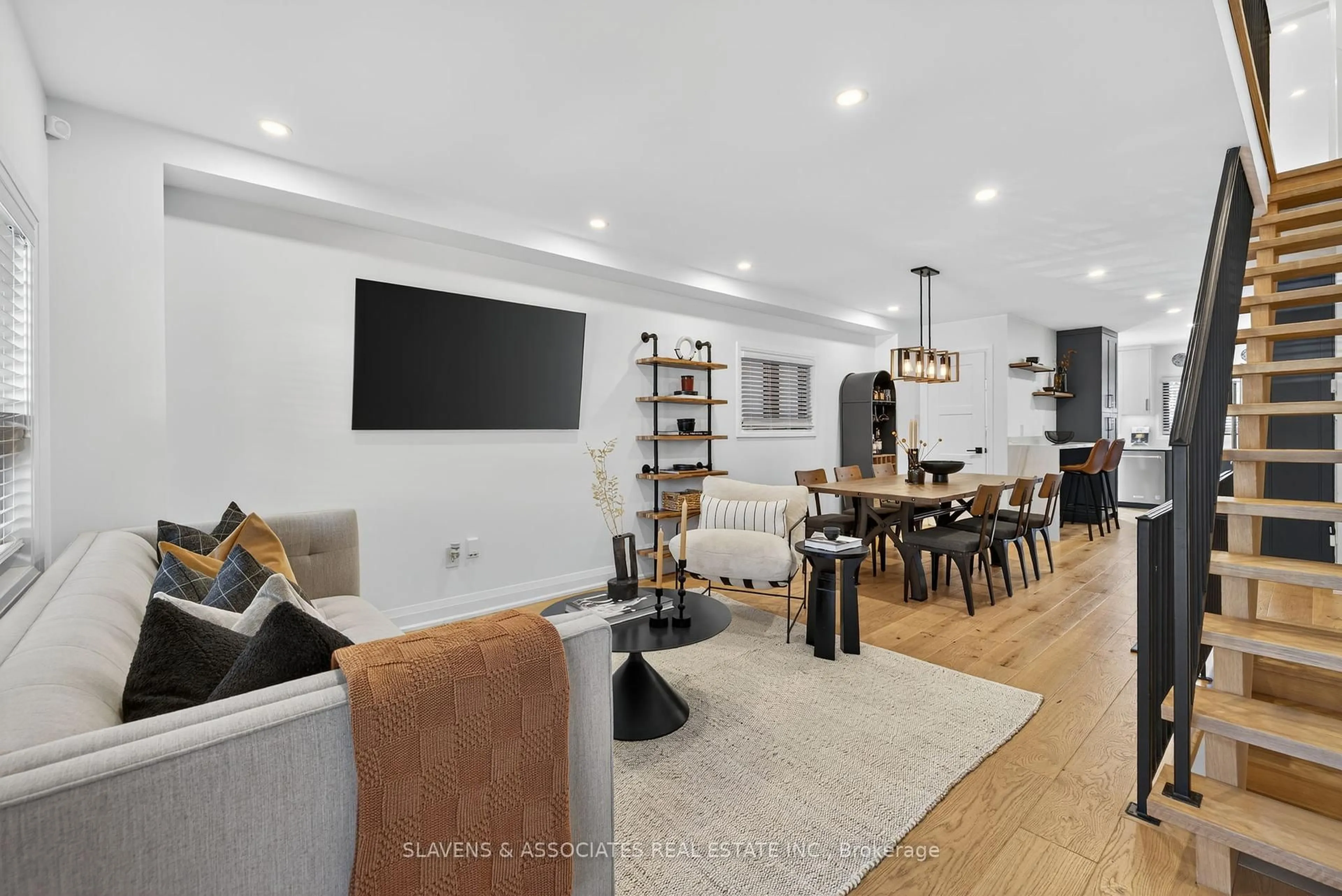 Unknown for 176 Rosethorn Ave, Toronto Ontario M6N 3L4