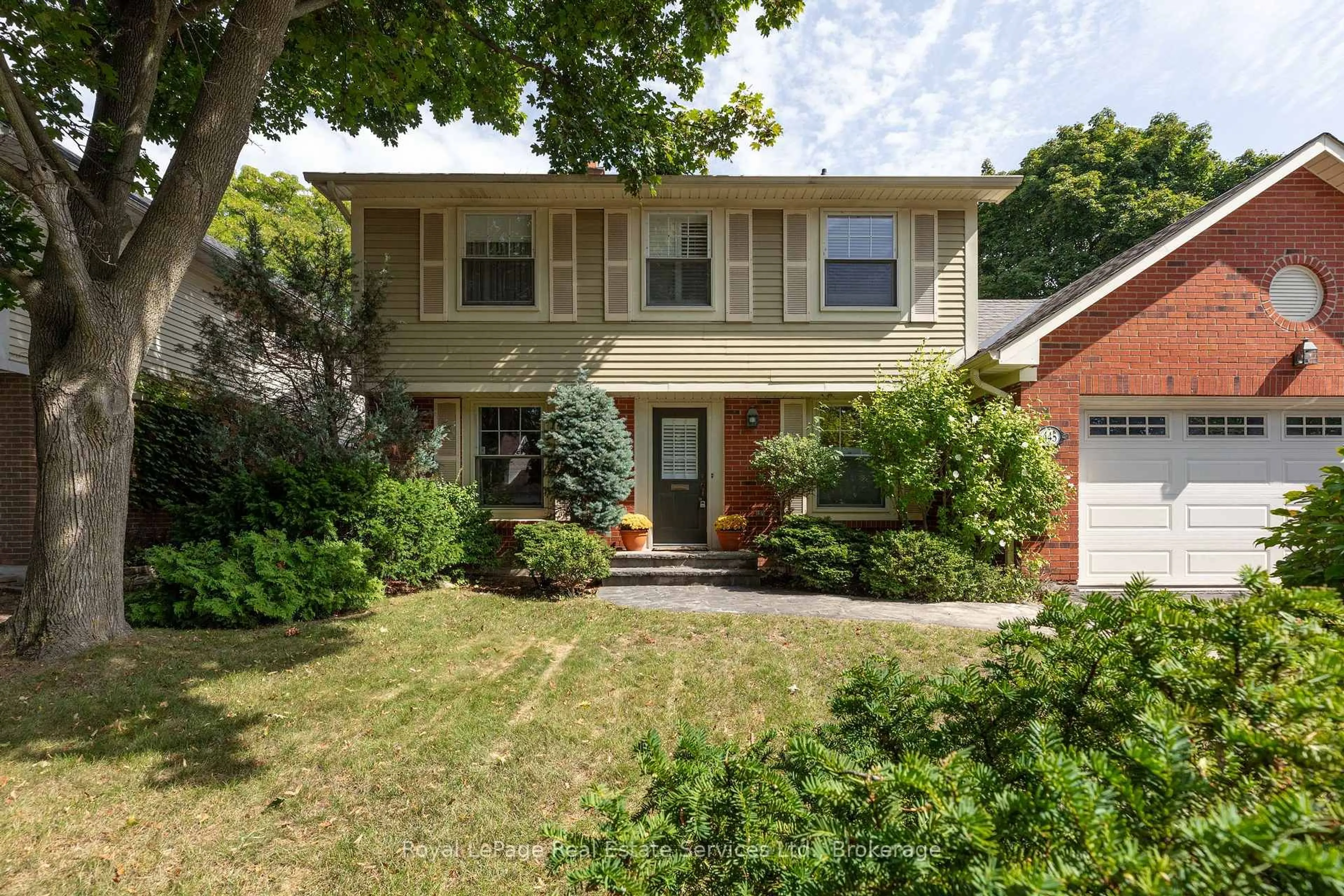 Home with brick exterior material, street for 445 Dorland Rd, Oakville Ontario L6J 6B3