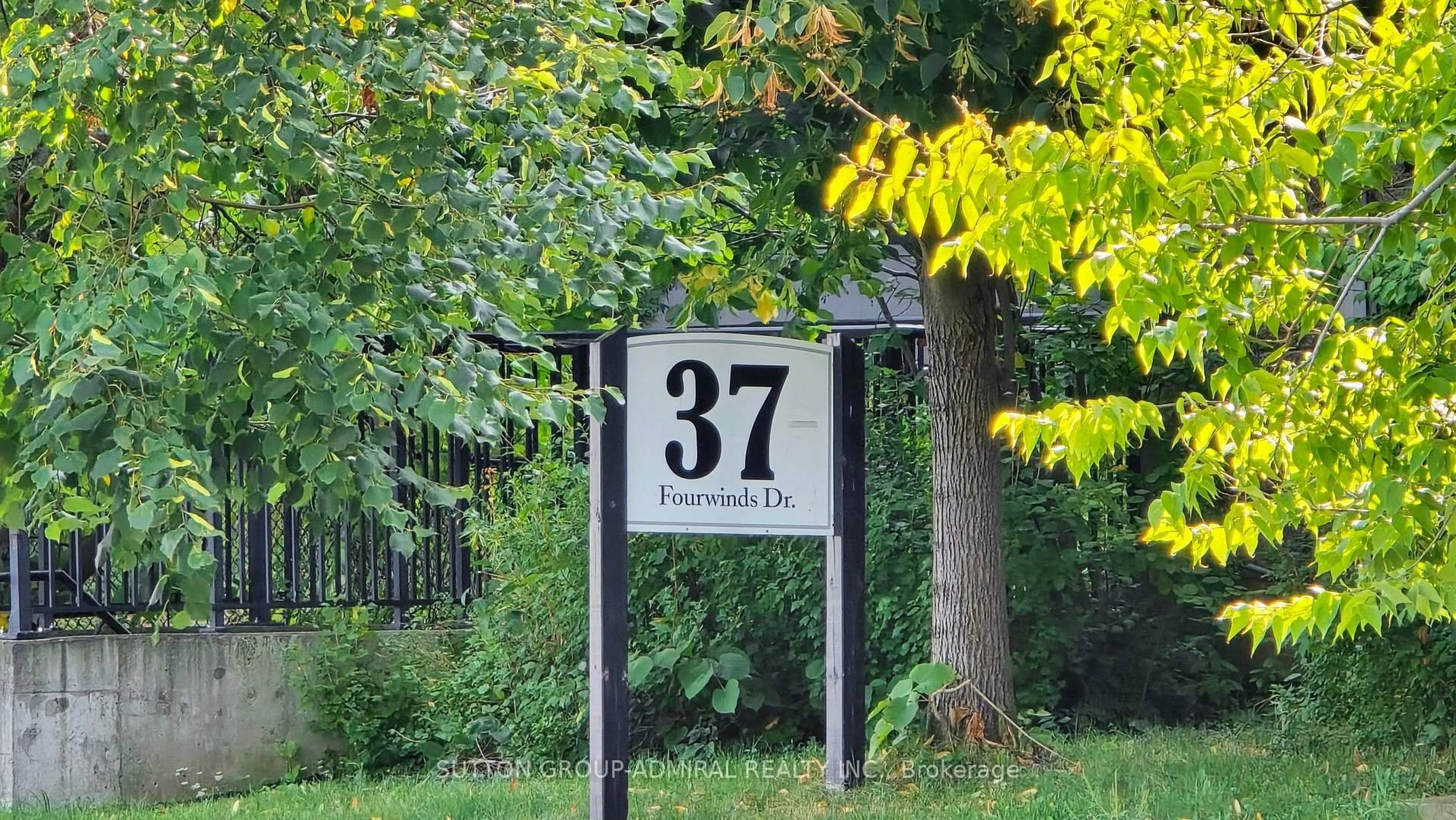 Unknown for 37 Four Winds Dr #91, Toronto Ontario M3J 1K7
