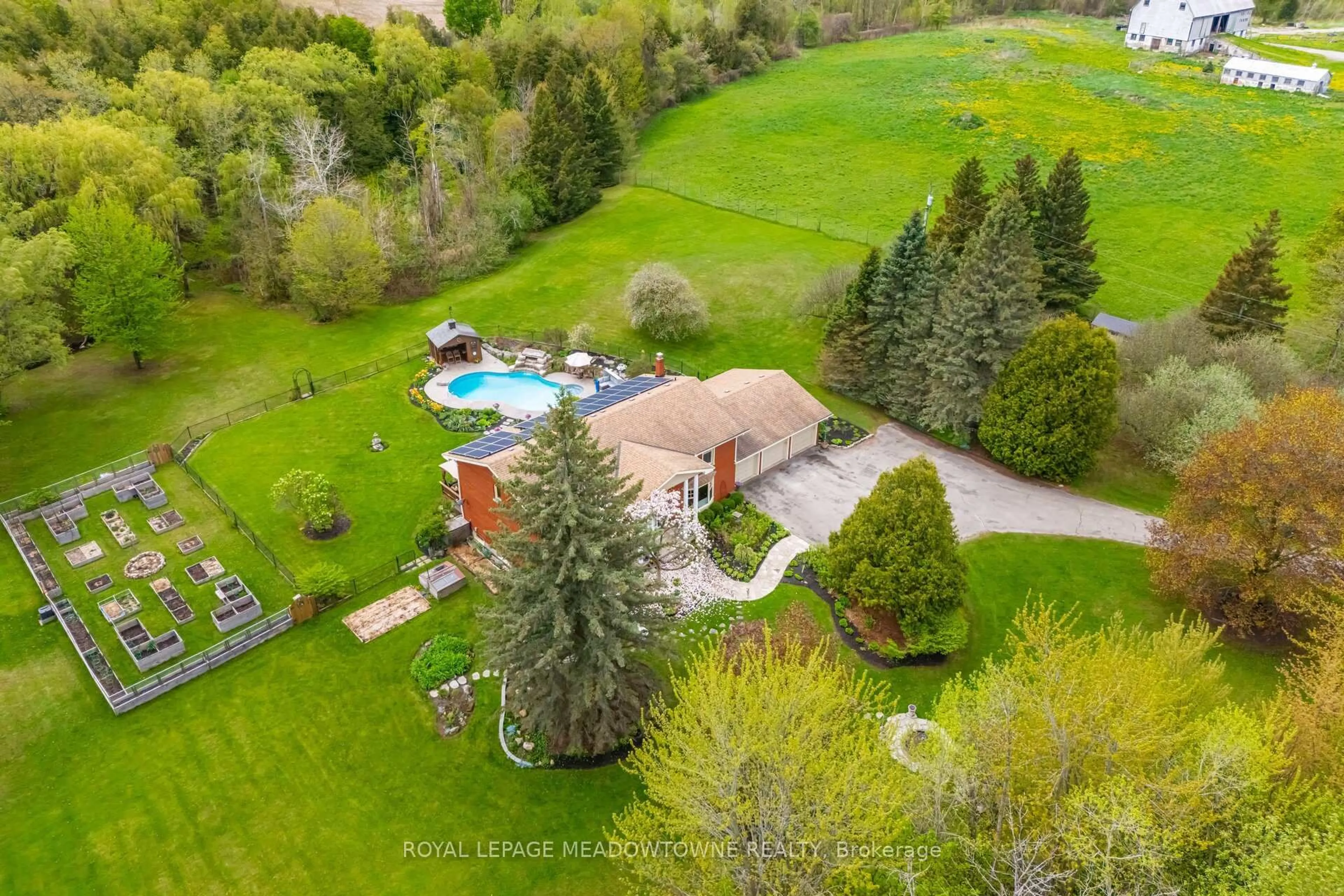 A pic from outside/outdoor area/front of a property/back of a property/a pic from drone, water/lake/river/ocean view for 11302 Regional 25 Rd, Halton Hills Ontario L7J 2M1
