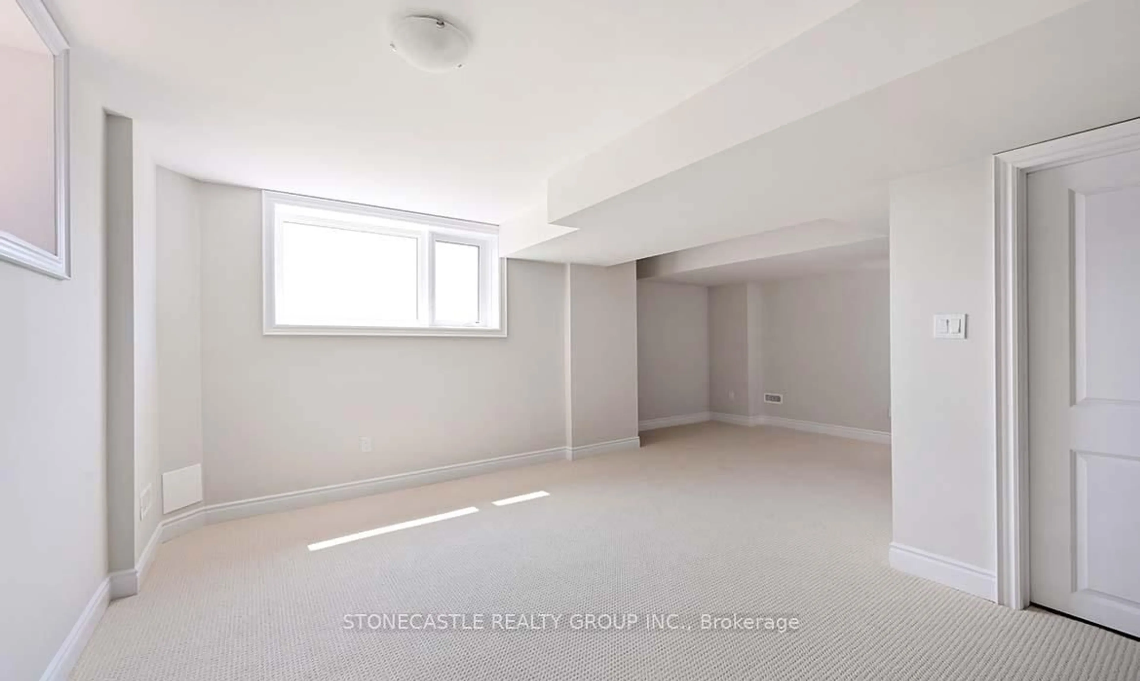 A pic of a room for 1300 Anthonia Tr, Oakville Ontario L6H 7Y6
