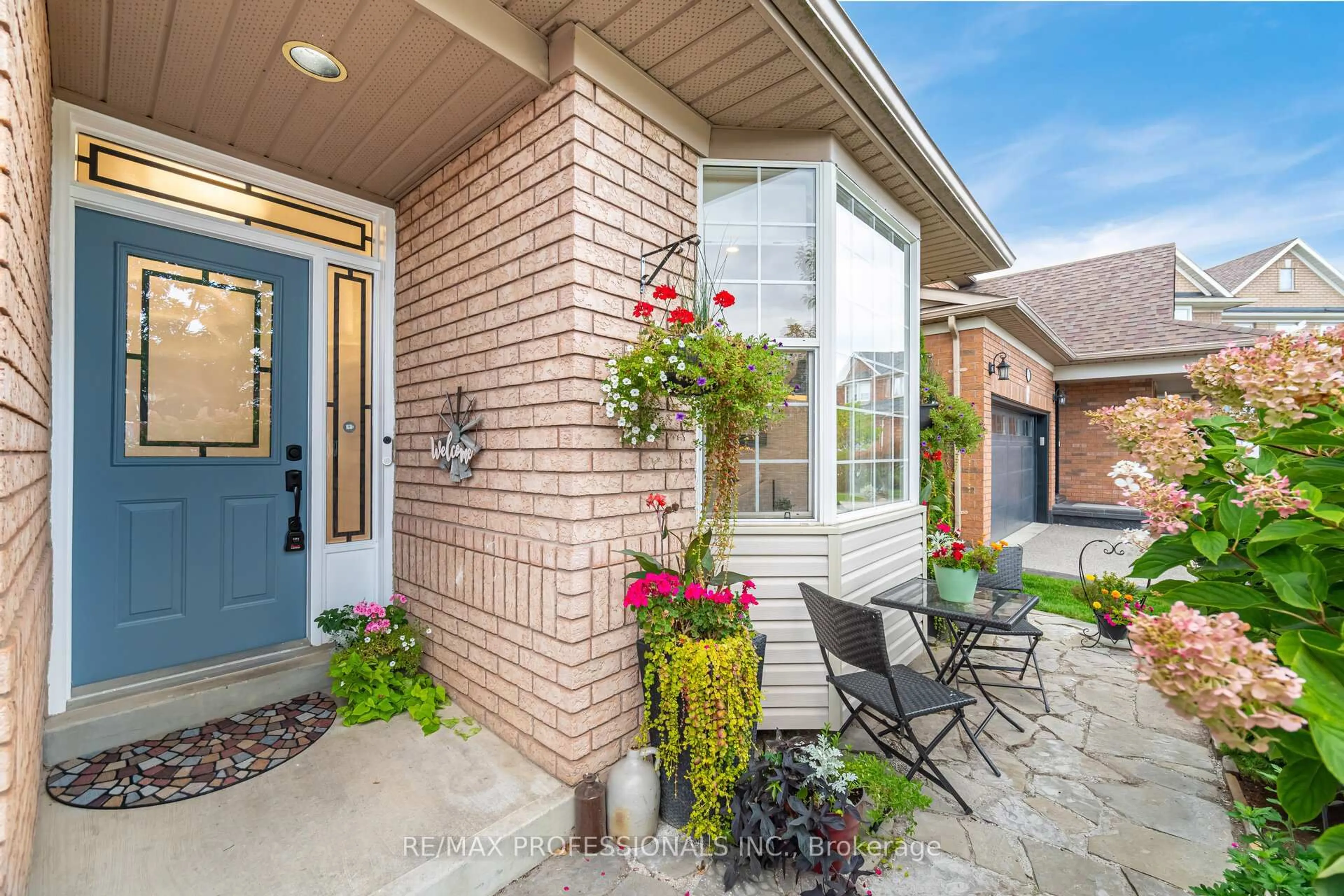 Home with brick exterior material, street for 74 Upper Higlands Dr, Brampton Ontario L6Z 4V9
