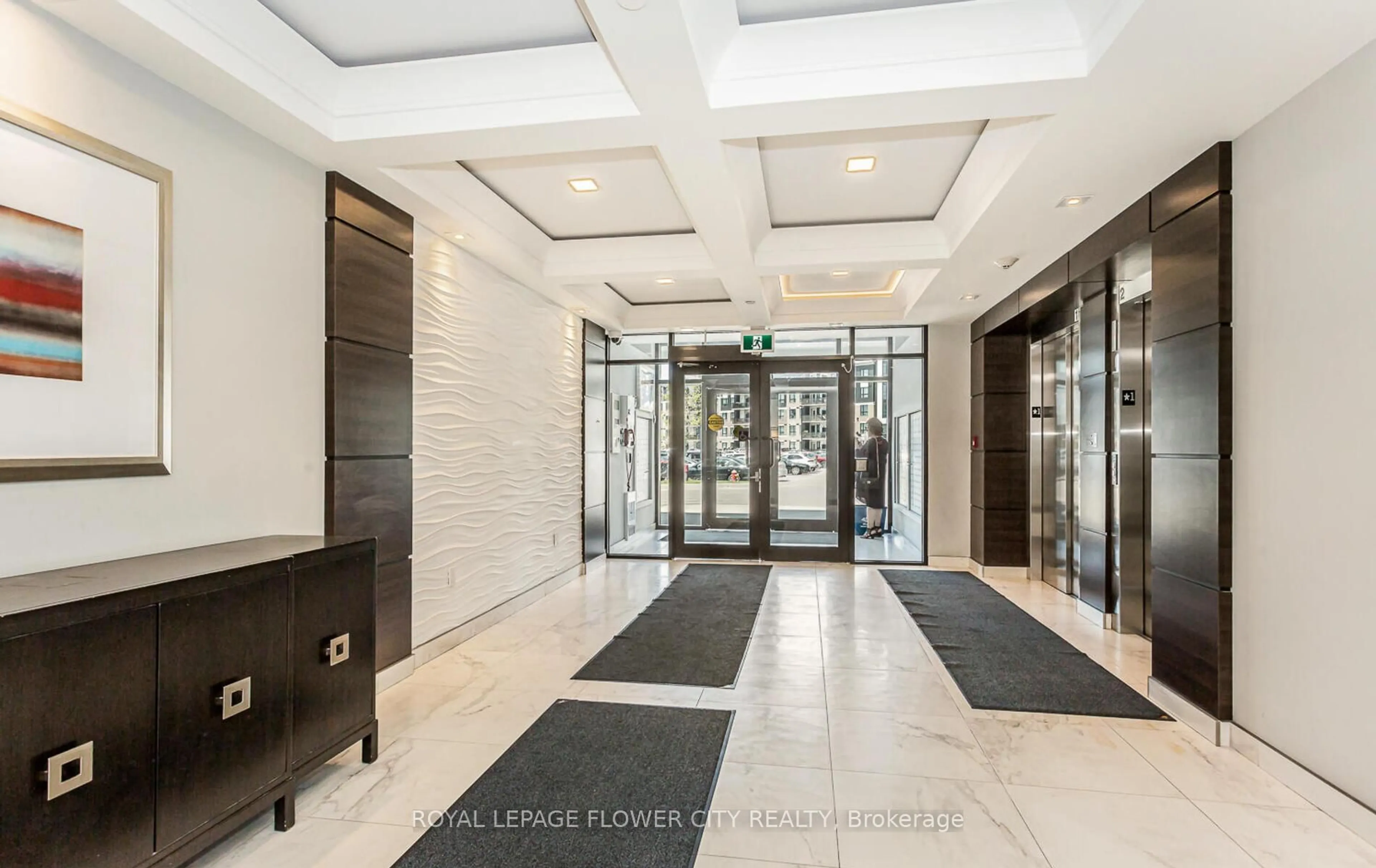 Indoor foyer for 640 Sauve St #313, Milton Ontario L9T 8M4