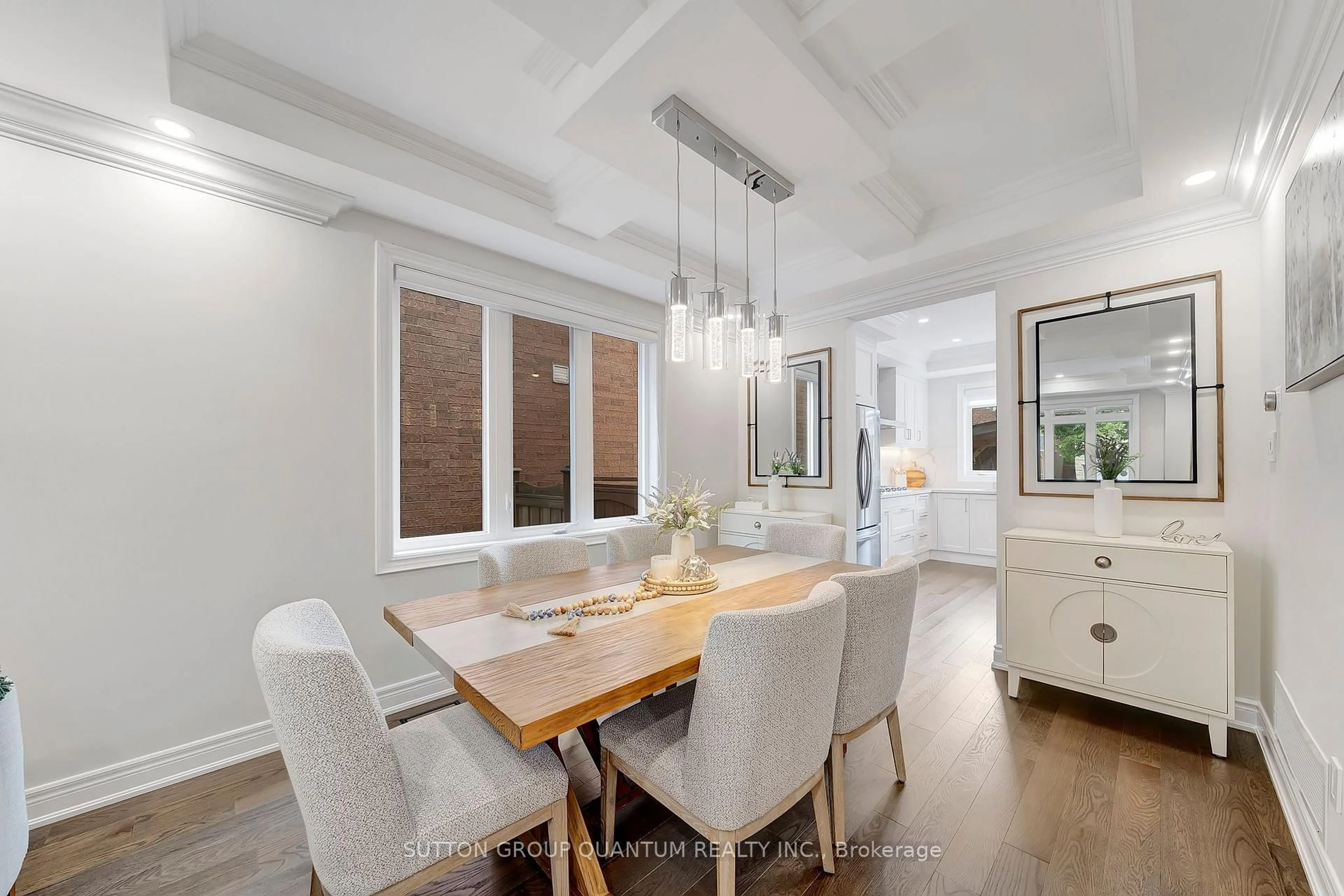 Dining room, unknown for 2201 Hillmount Dr, Oakville Ontario L6M 0H9