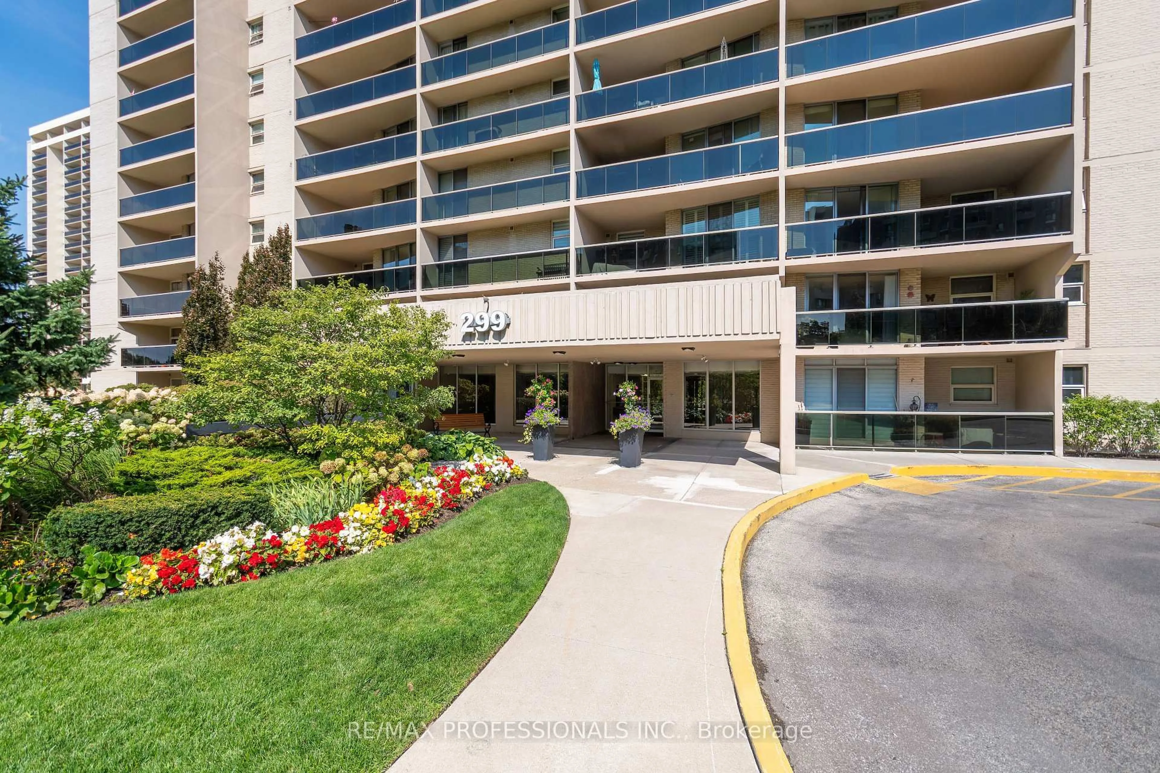 Indoor foyer for 299 Mill Rd #1207, Toronto Ontario M9C 4V9