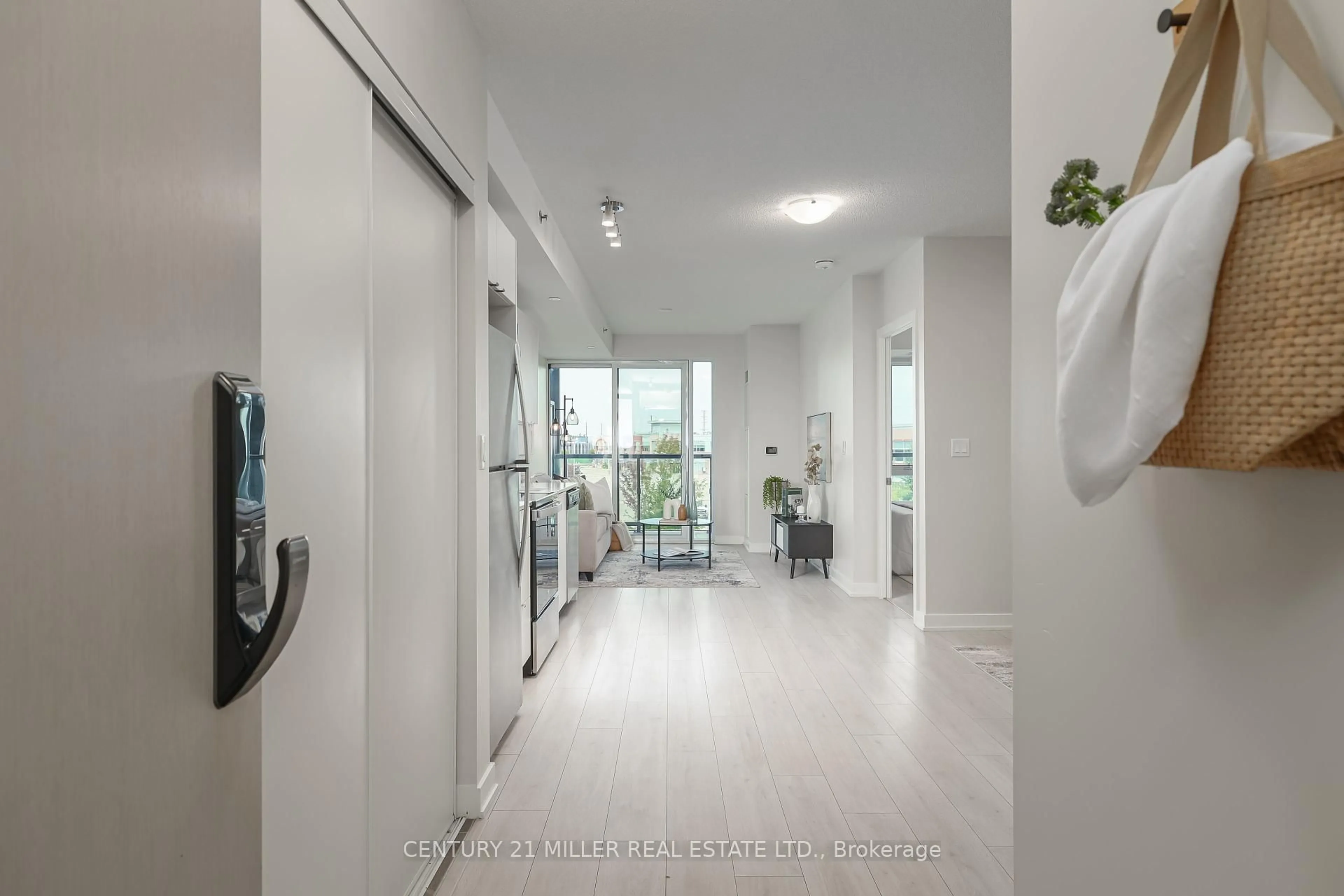 Indoor foyer for 3210 DAKOTA Common #A313, Burlington Ontario L7M 2A8