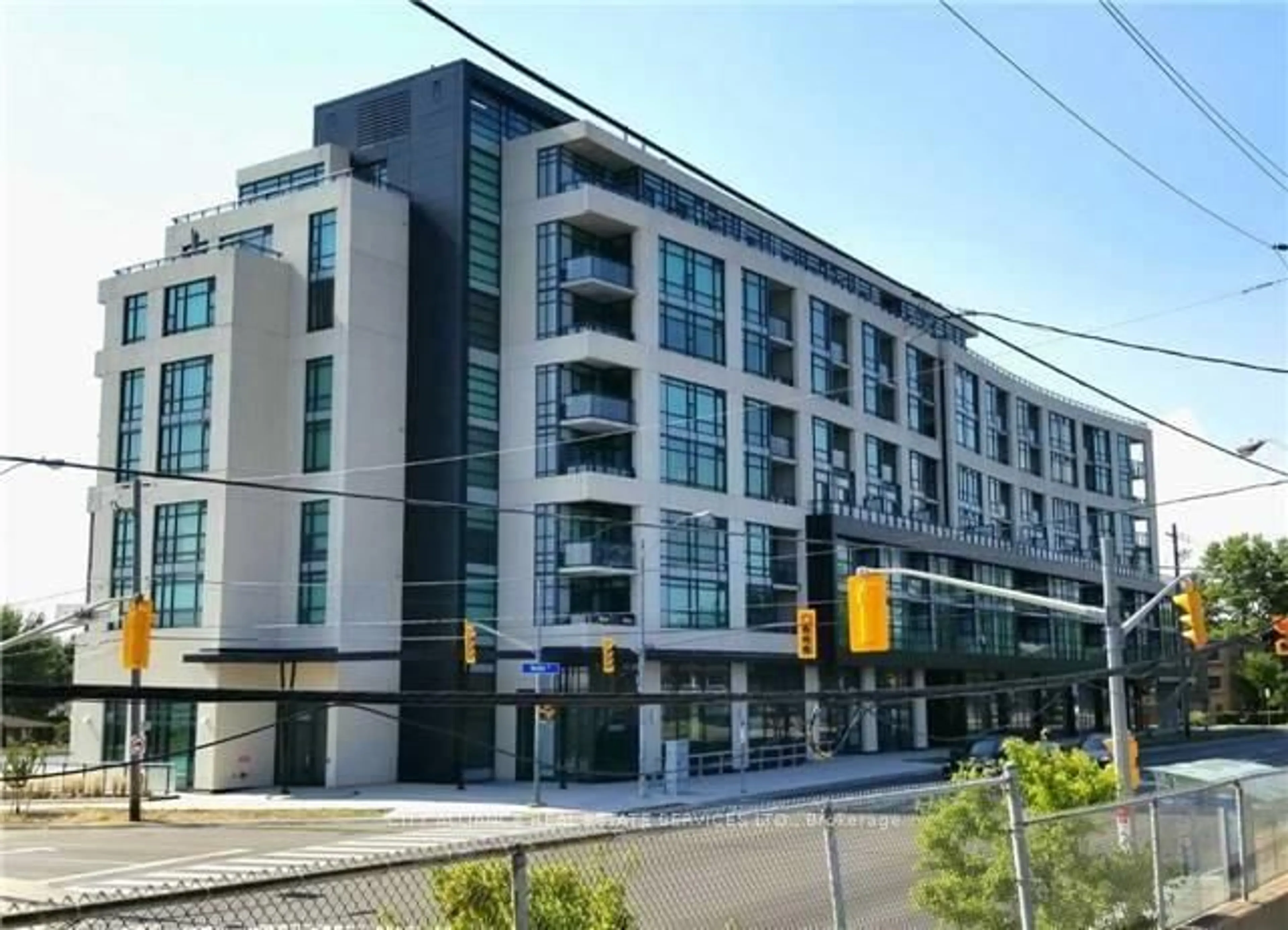 Indoor foyer for 2522 Keele St #512, Toronto Ontario M6L 2N8