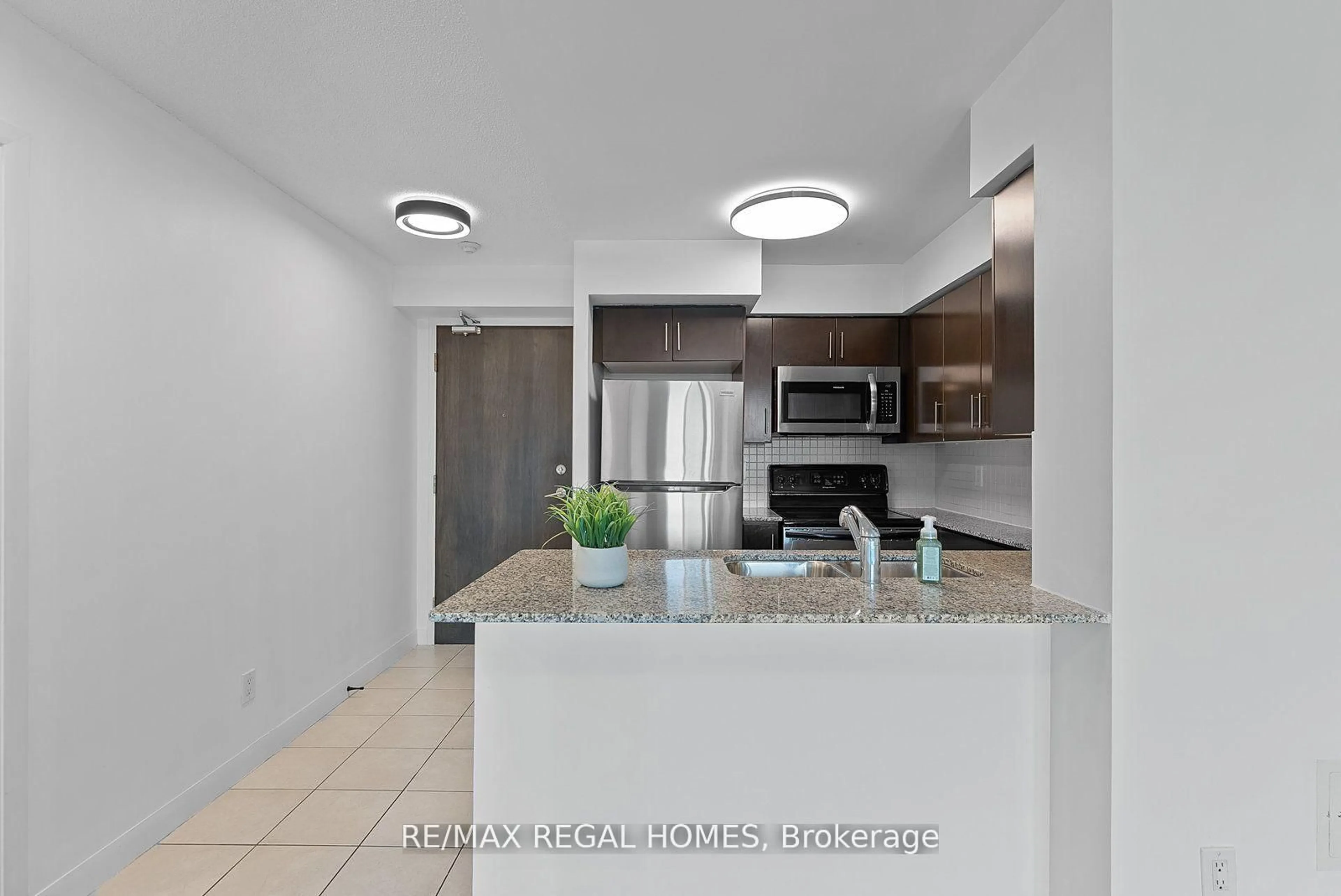 Standard kitchen, unknown for 235 Sherway Gardens Rd #1005, Toronto Ontario M9C 0A2
