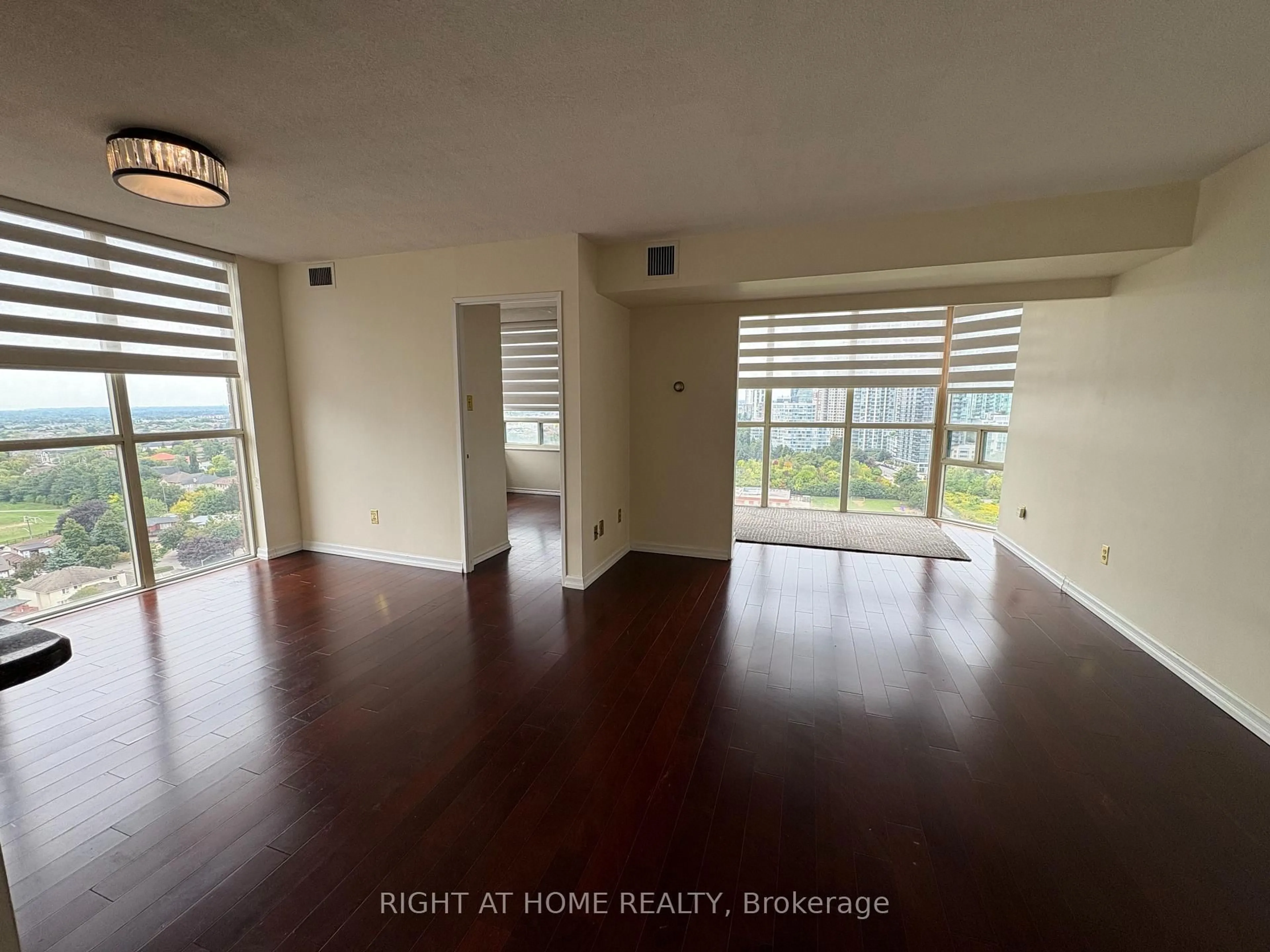 A pic of a room for 285 Enfield Pl #2004, Mississauga Ontario L5B 3Y6