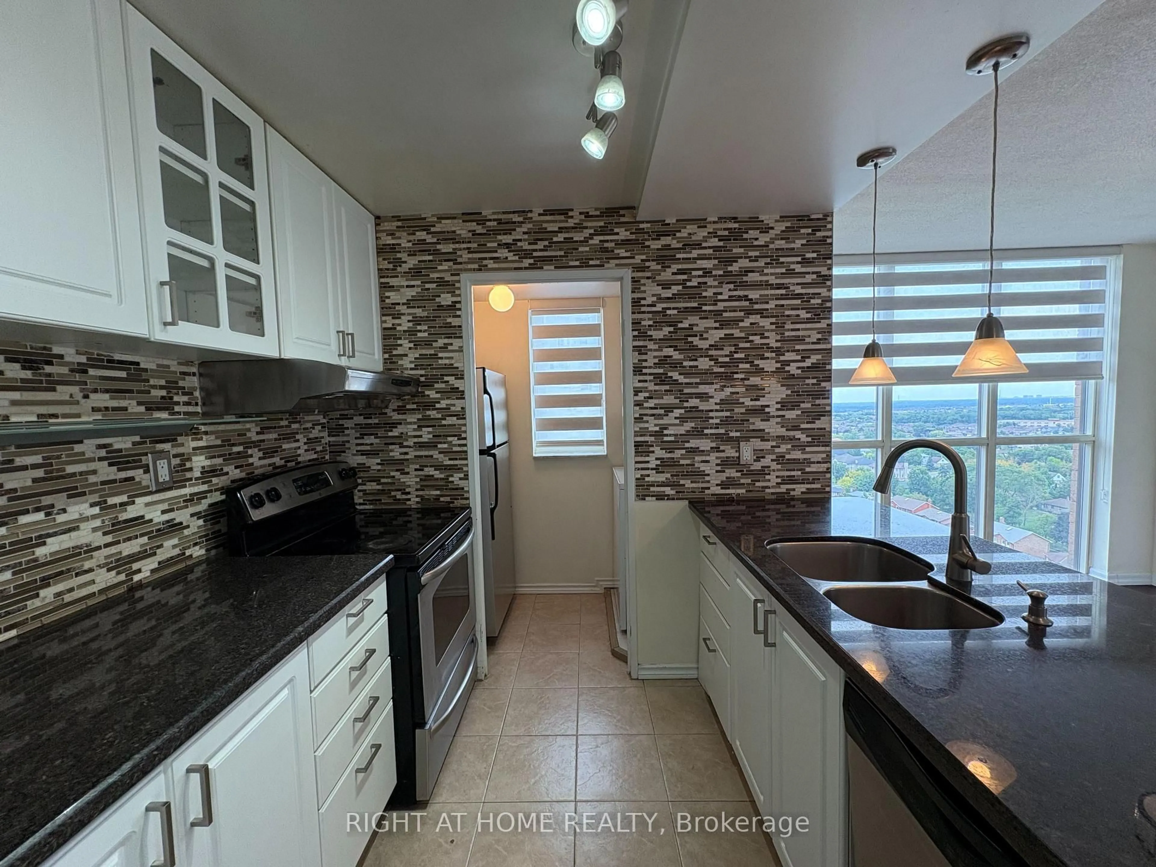 Unknown for 285 Enfield Pl #2004, Mississauga Ontario L5B 3Y6