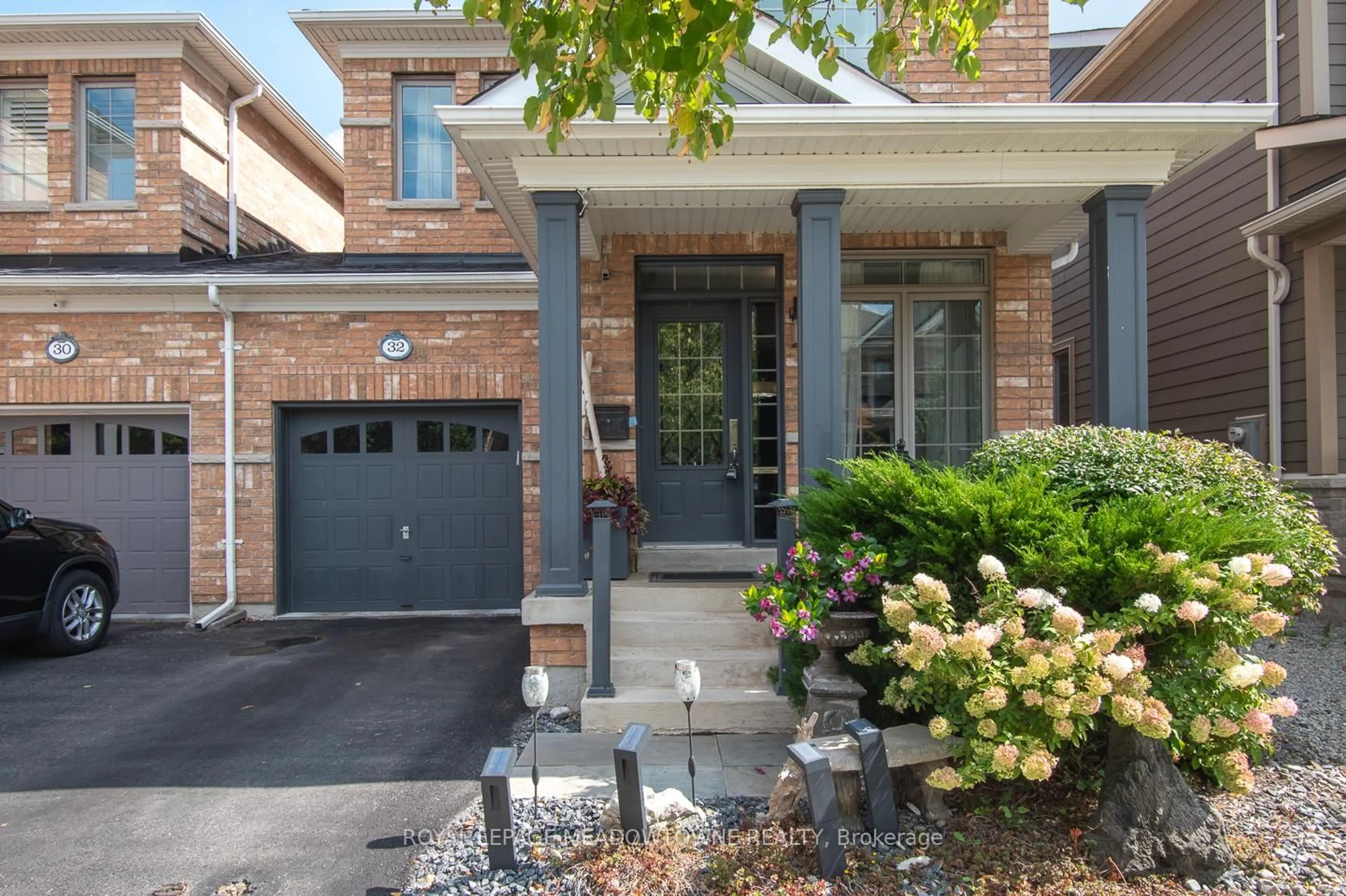 Home with brick exterior material, street for 32 Forbes Terr, Milton Ontario L9T 3X3