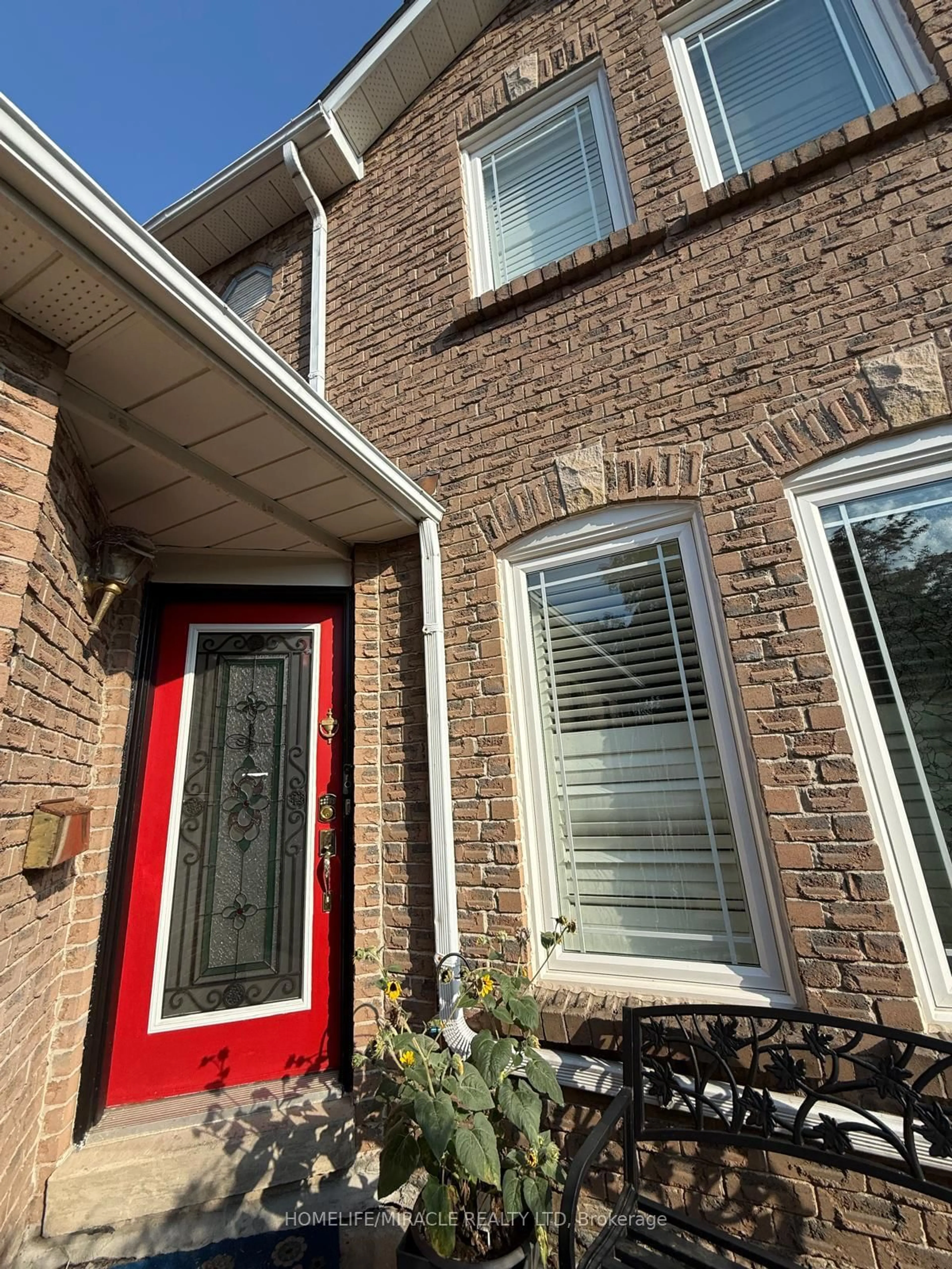 Home with brick exterior material, street for 6296 Prairie Circ, Mississauga Ontario L5N 5Y7