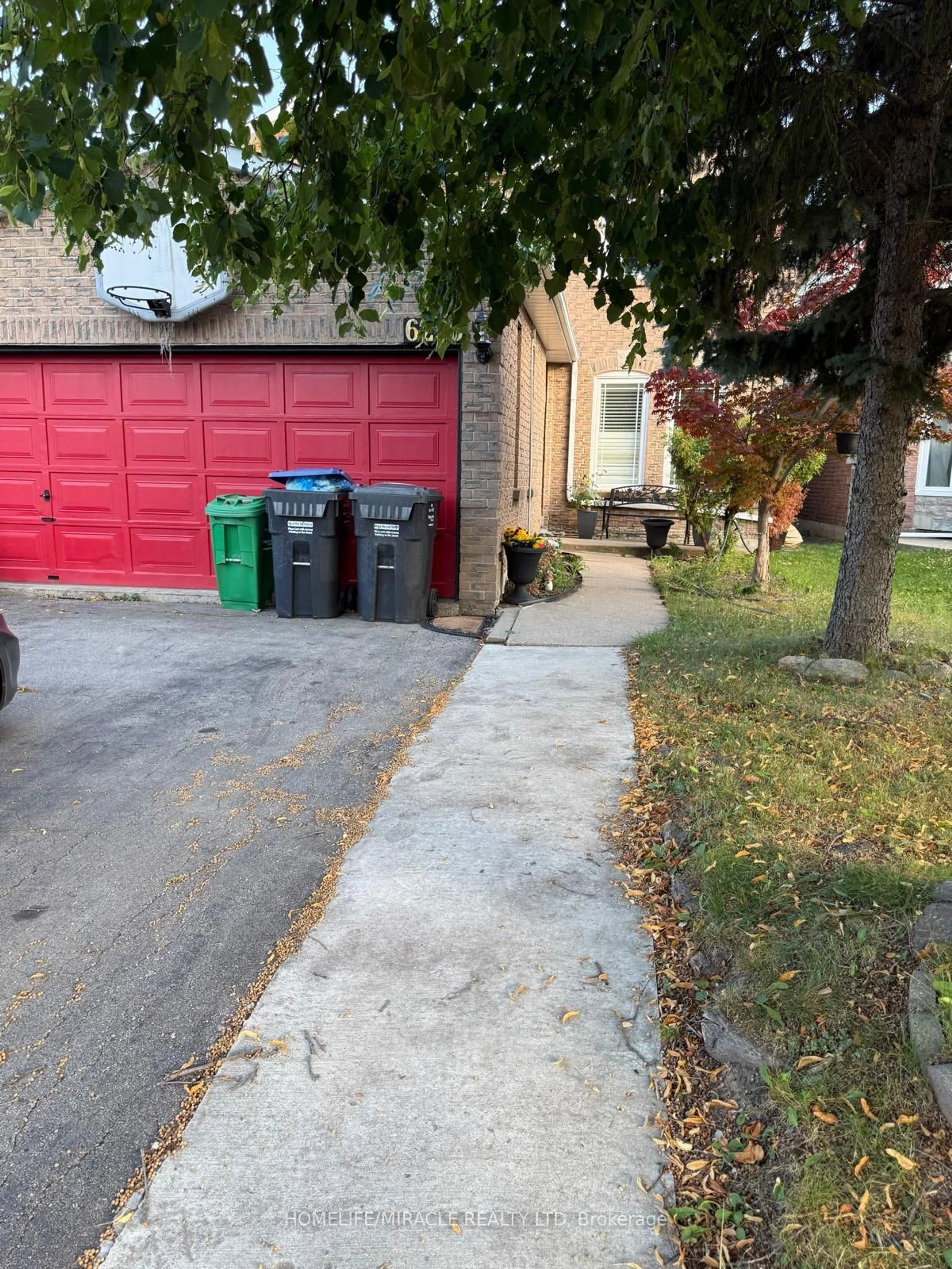 Unknown for 6296 Prairie Circ, Mississauga Ontario L5N 5Y7