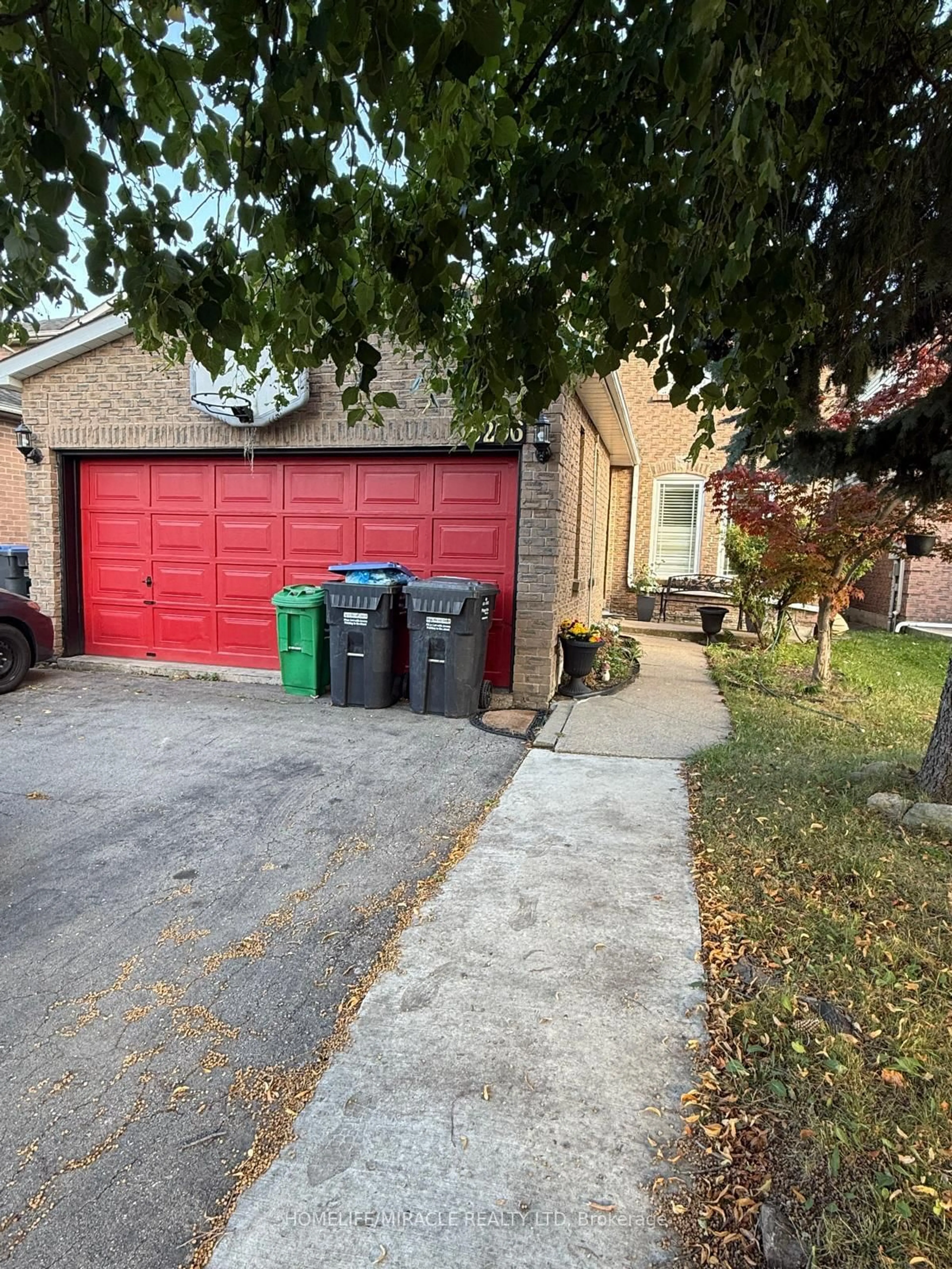Unknown for 6296 Prairie Circ, Mississauga Ontario L5N 5Y7