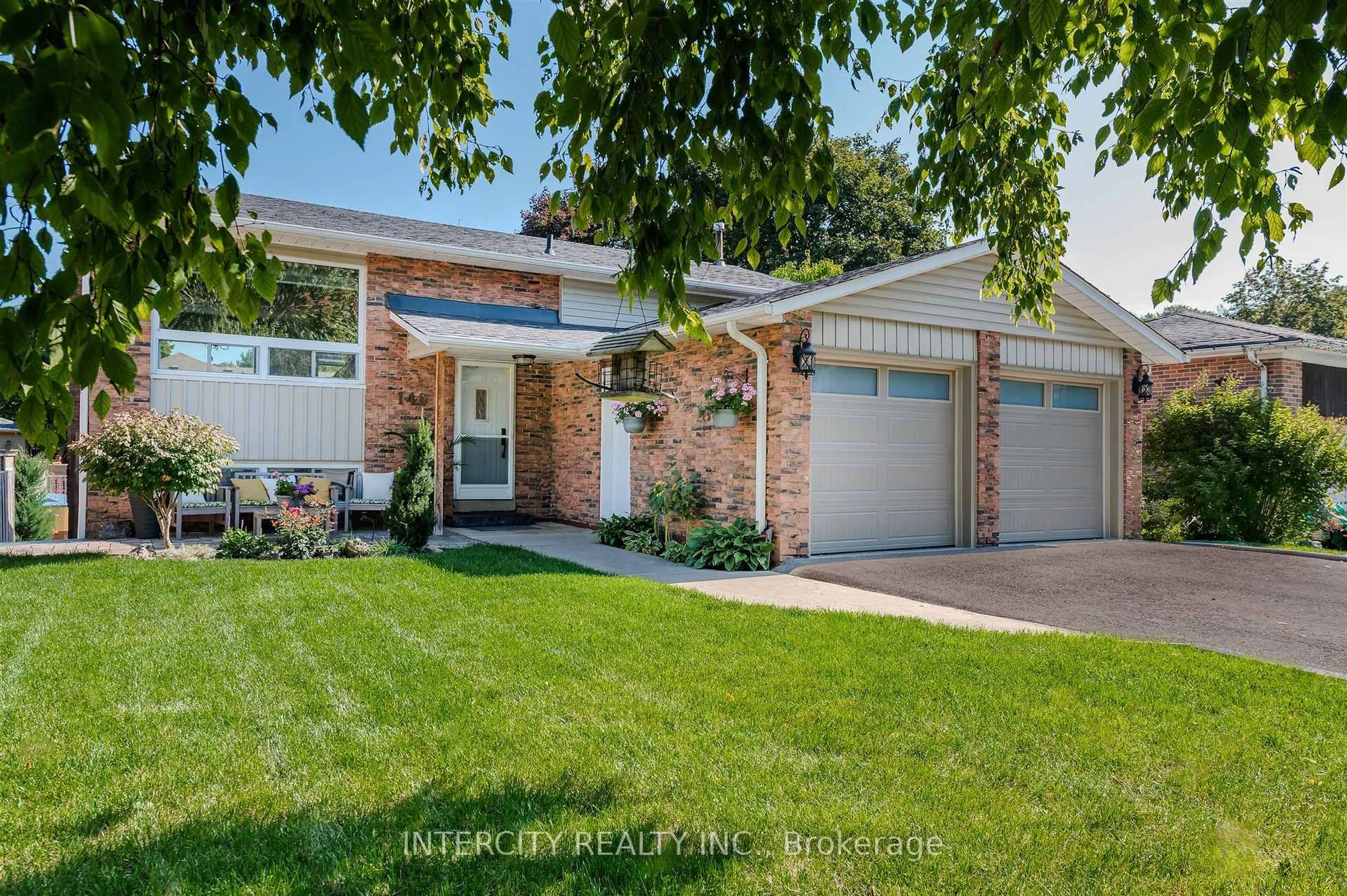 Home with brick exterior material, street for 146 Connaught Cres, Caledon Ontario L7E 2S4