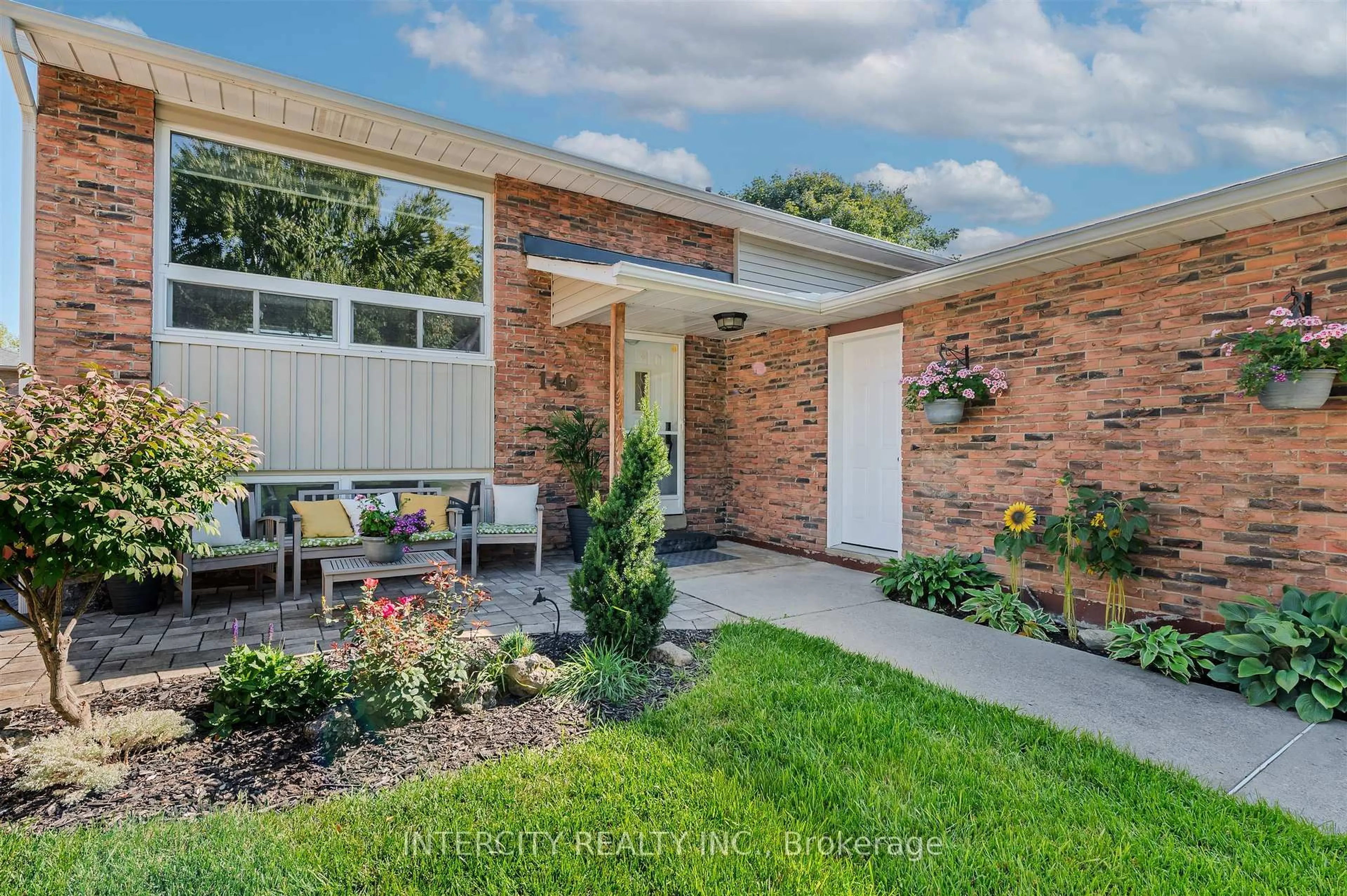 Home with brick exterior material, street for 146 Connaught Cres, Caledon Ontario L7E 2S4