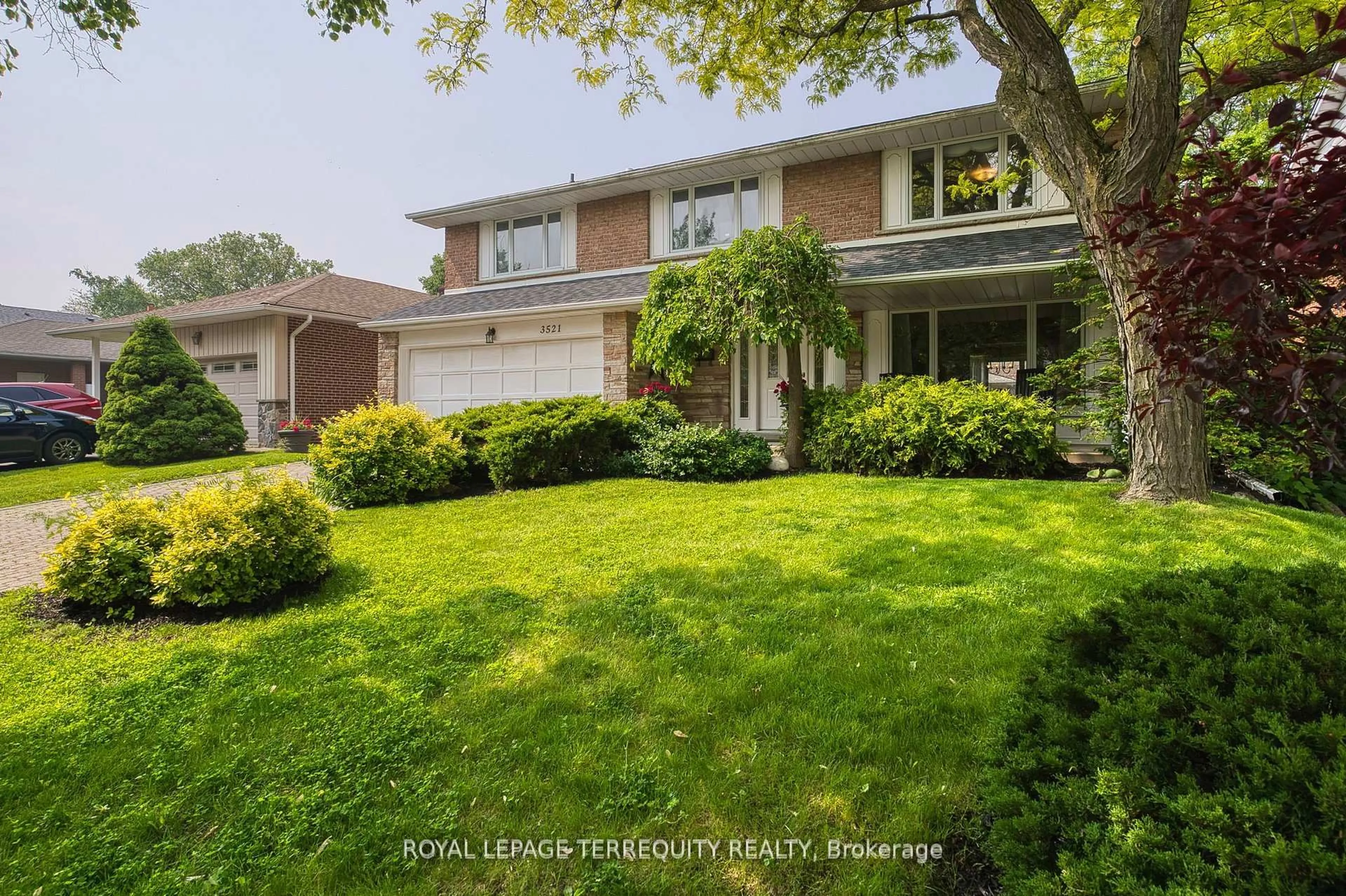 Unknown for 3521 Pinesmoke Cres, Mississauga Ontario L4Y 3L4