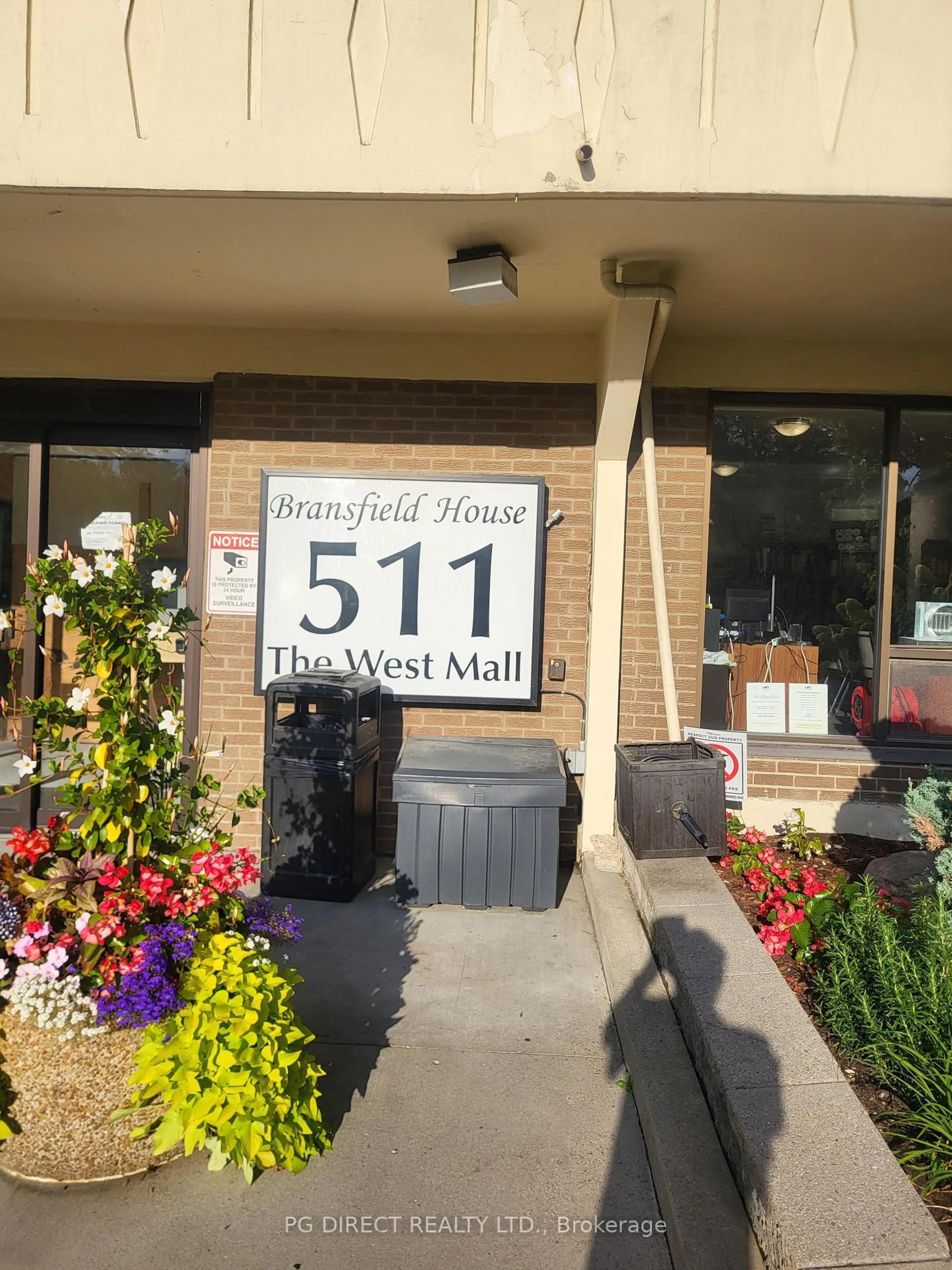 Indoor foyer for 511 The West Mall #704, Toronto Ontario M9C 1G5