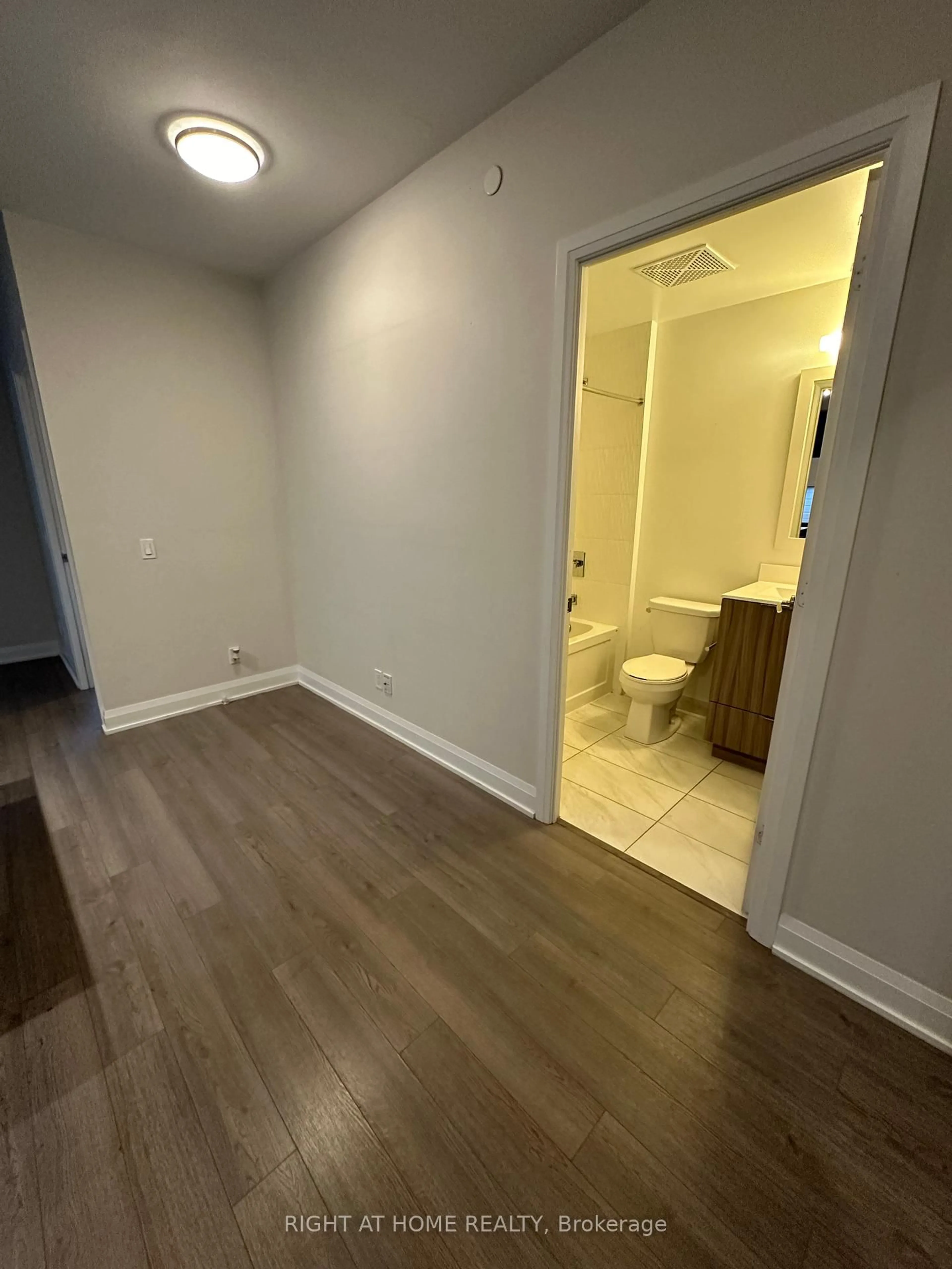 A pic of a room for 56 ANNIE CRAIG Dr #1011, Toronto Ontario M8V 0C8