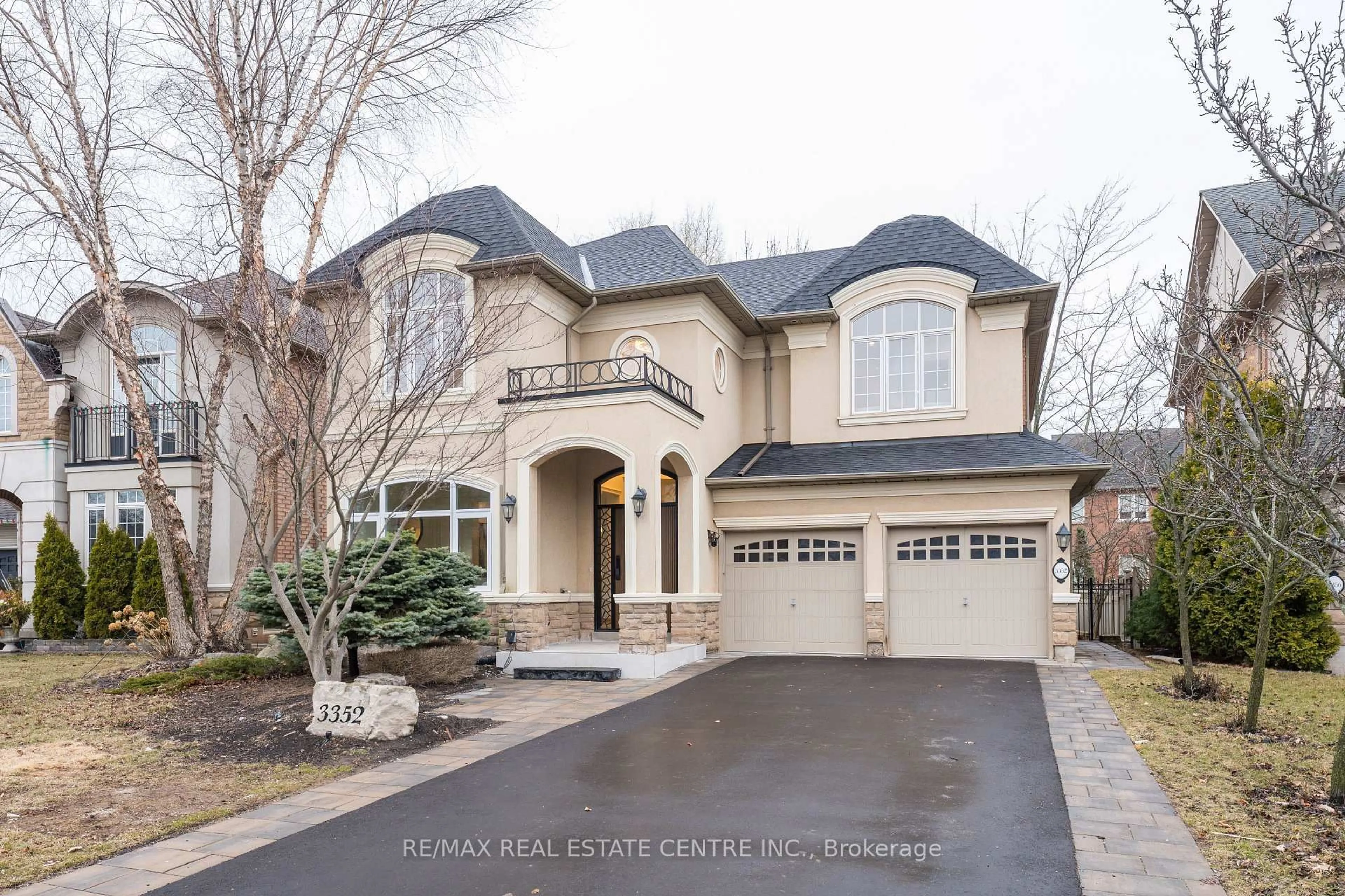 Home with brick exterior material, street for 3352 Petrie Way, Oakville Ontario L6L 6V8