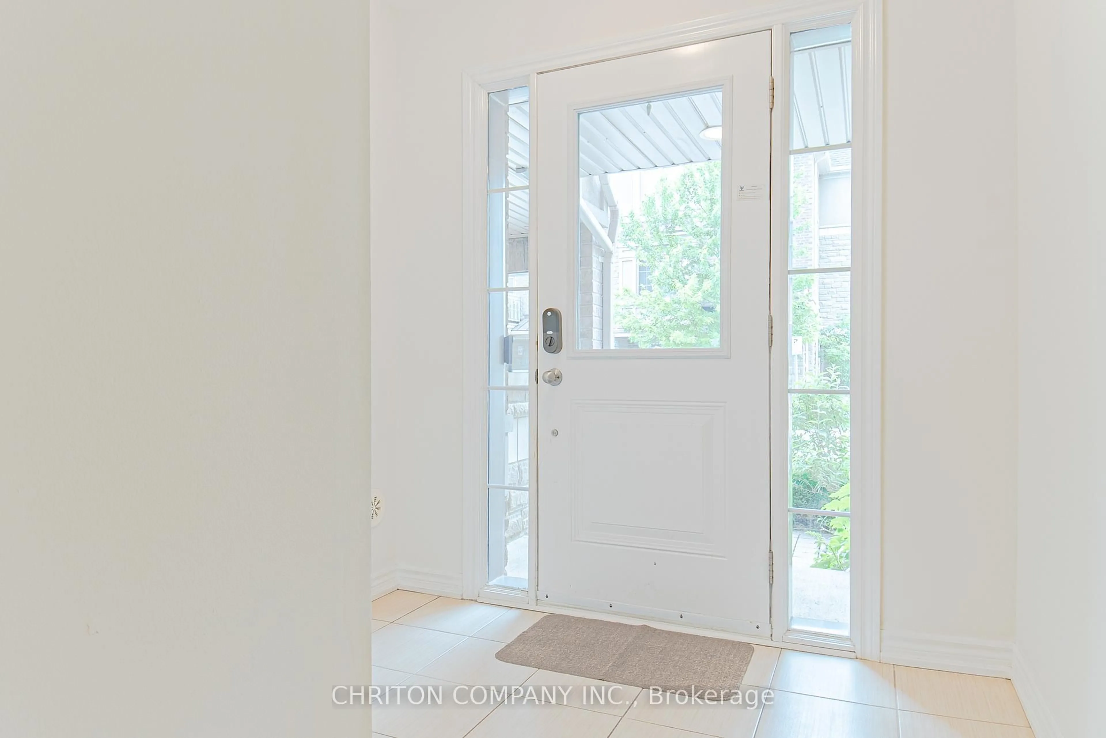 Indoor entryway for 2435 Greenwich Dr #55, Oakville Ontario L6M 0S4