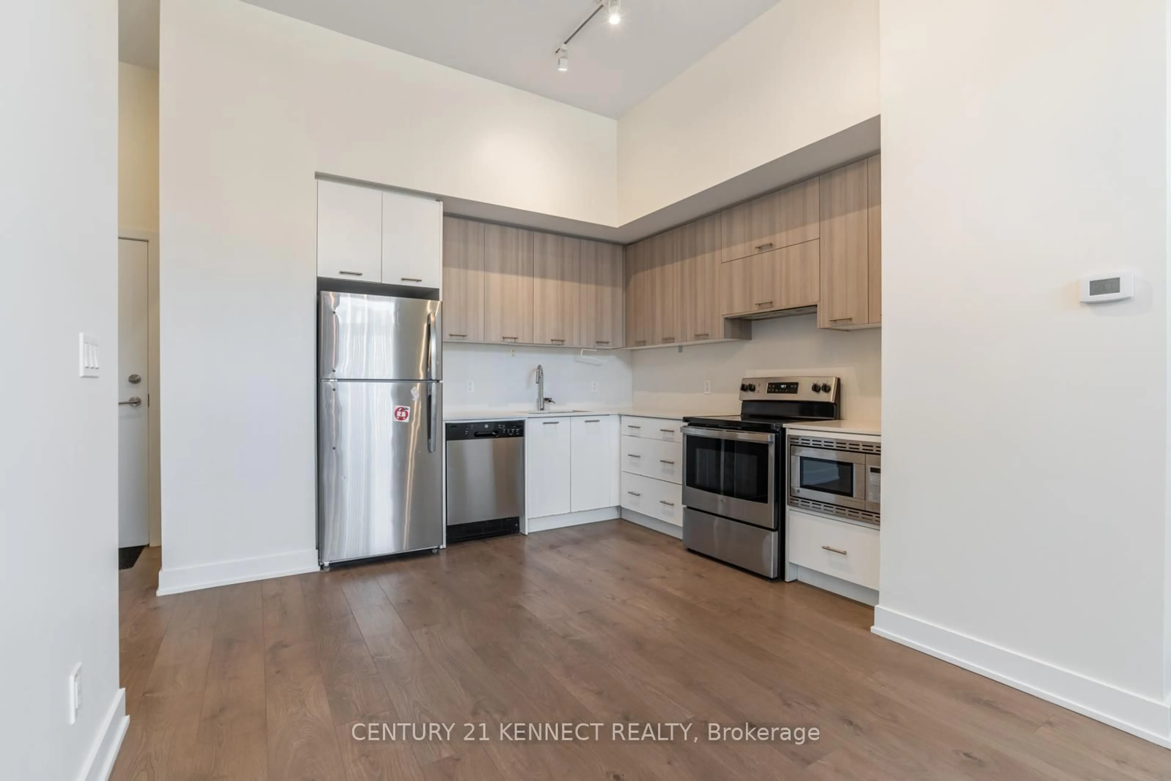 Standard kitchen, unknown for 180 Veterans Dr #101, Brampton Ontario L7A 1H2
