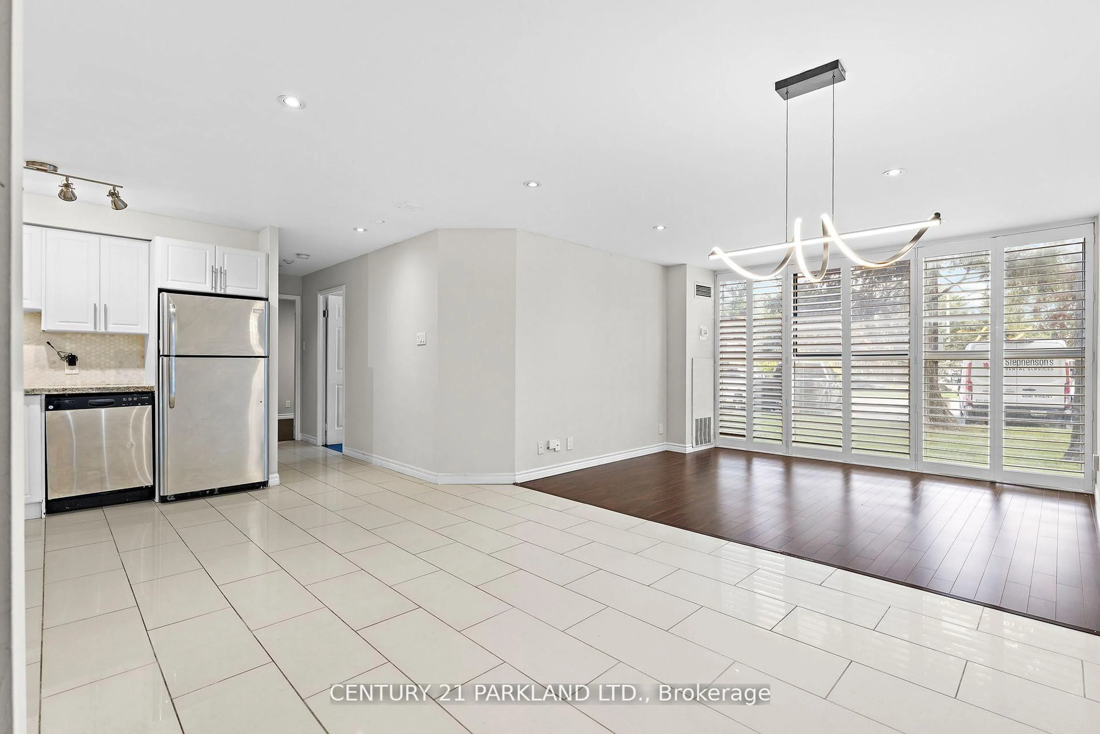 Unknown for 35 Trailwood Dr #112, Mississauga Ontario L4Z 3L6
